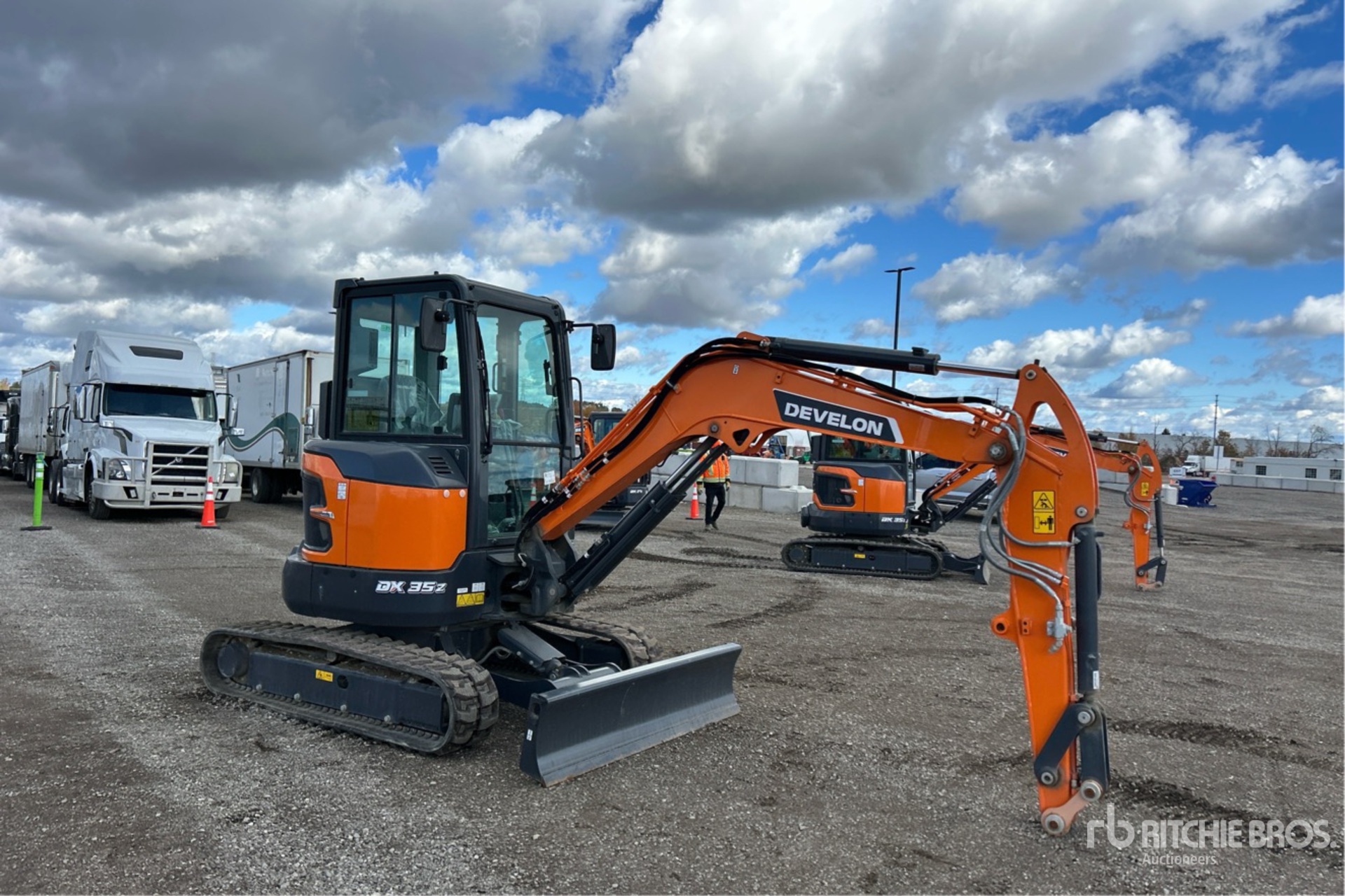 2024 Develon DX35Z-7