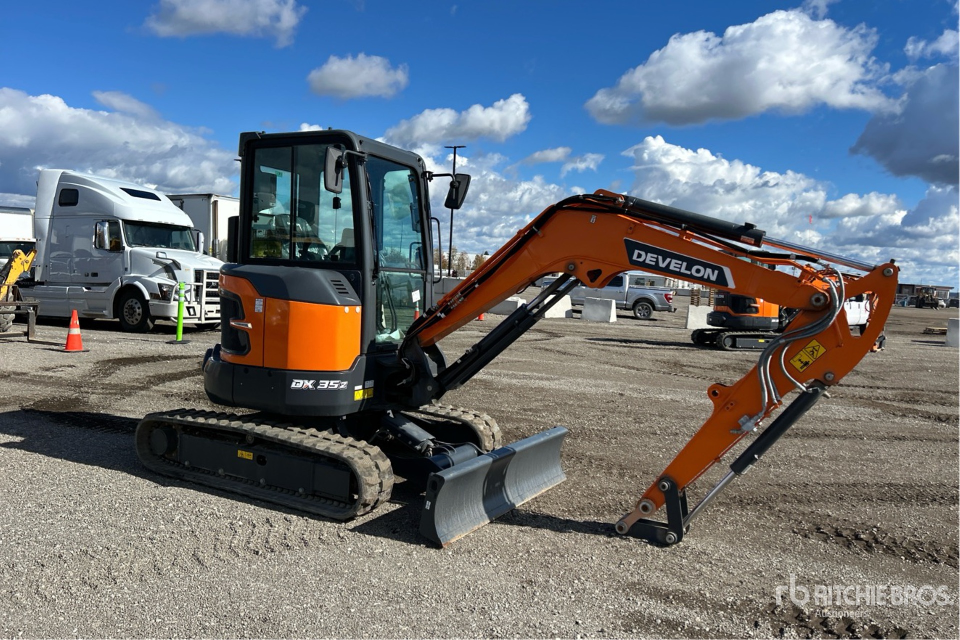 2024 Develon DX35Z-7