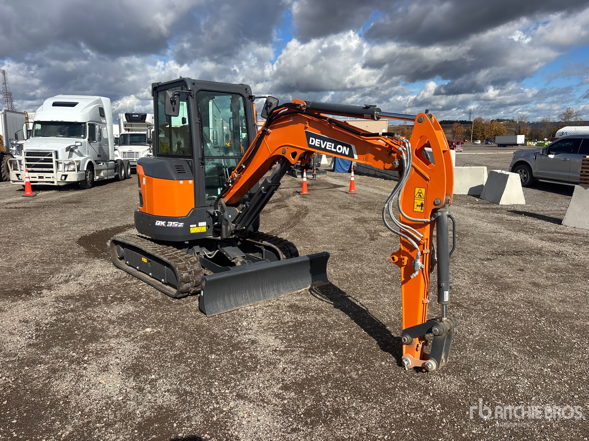 2024 Develon DX35Z-7