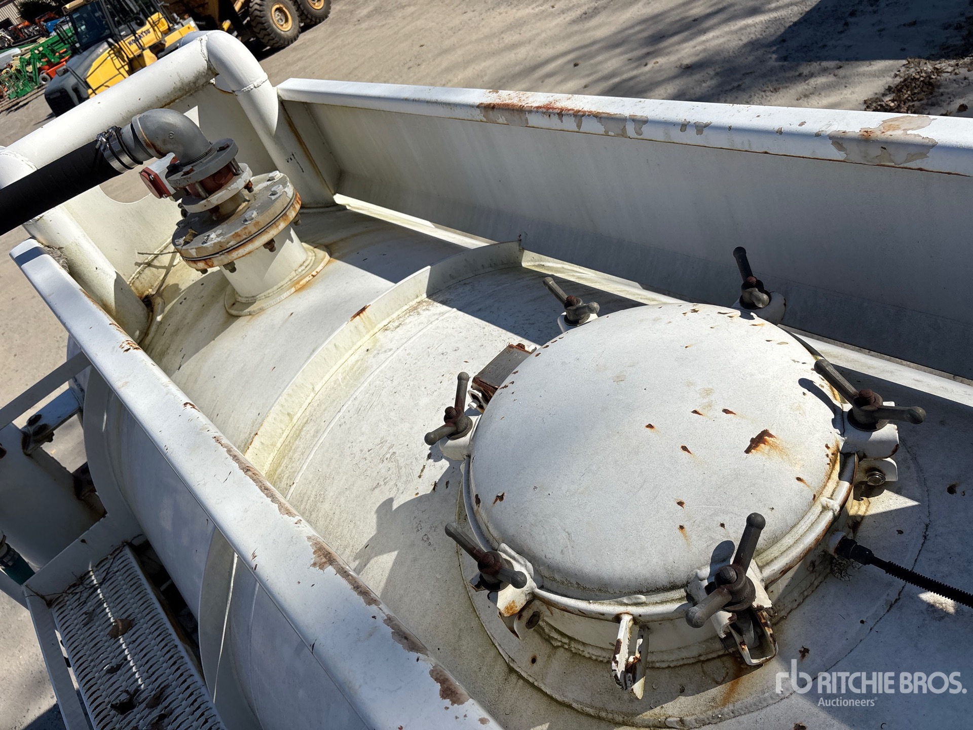 2012 Dragon 5460 gal T/A