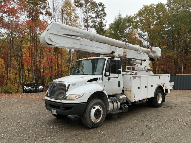 2017 Altec AM55 60 ft on 2018 International 4300 4x2 AA55 Bucket Truck