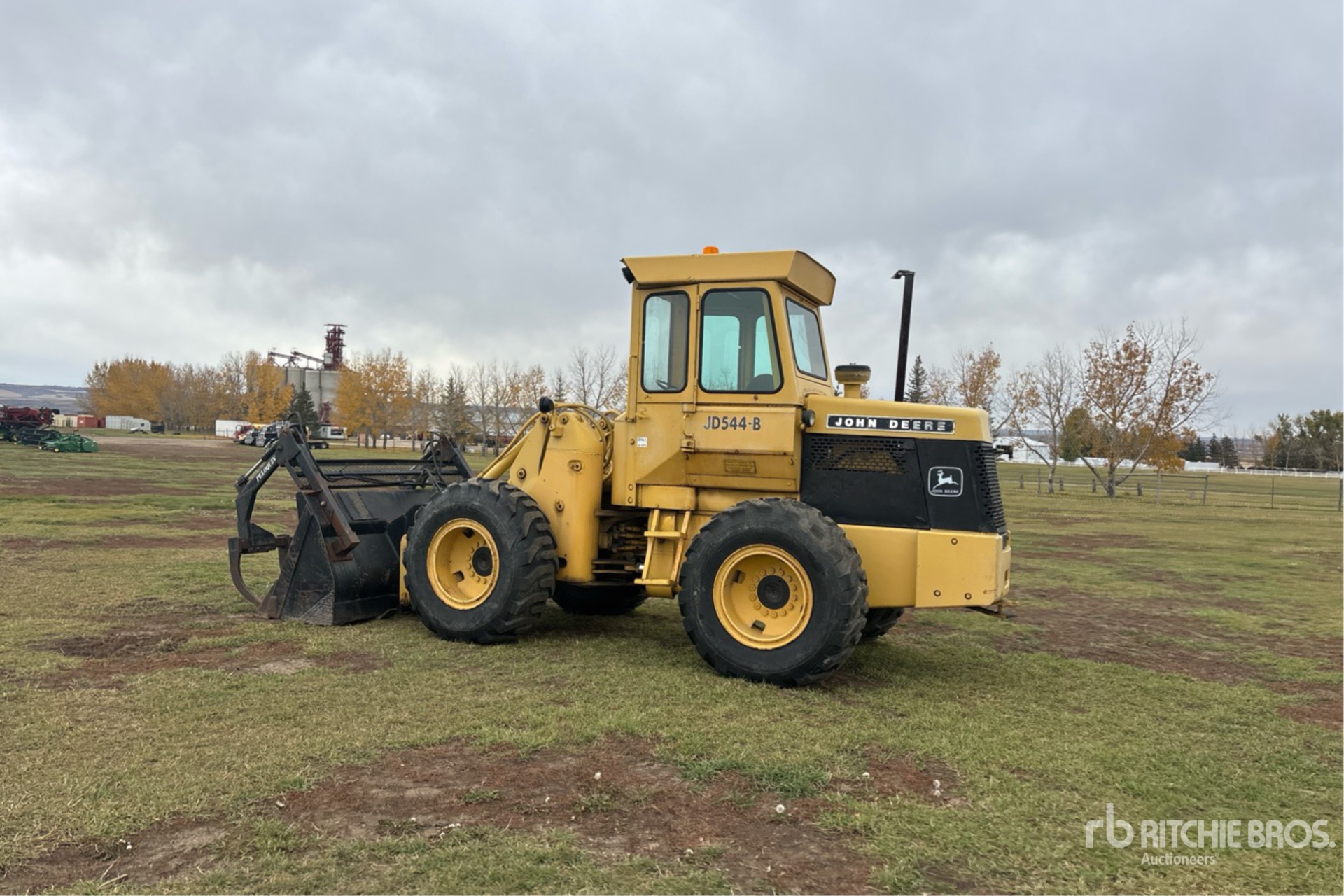 John Deere 544B