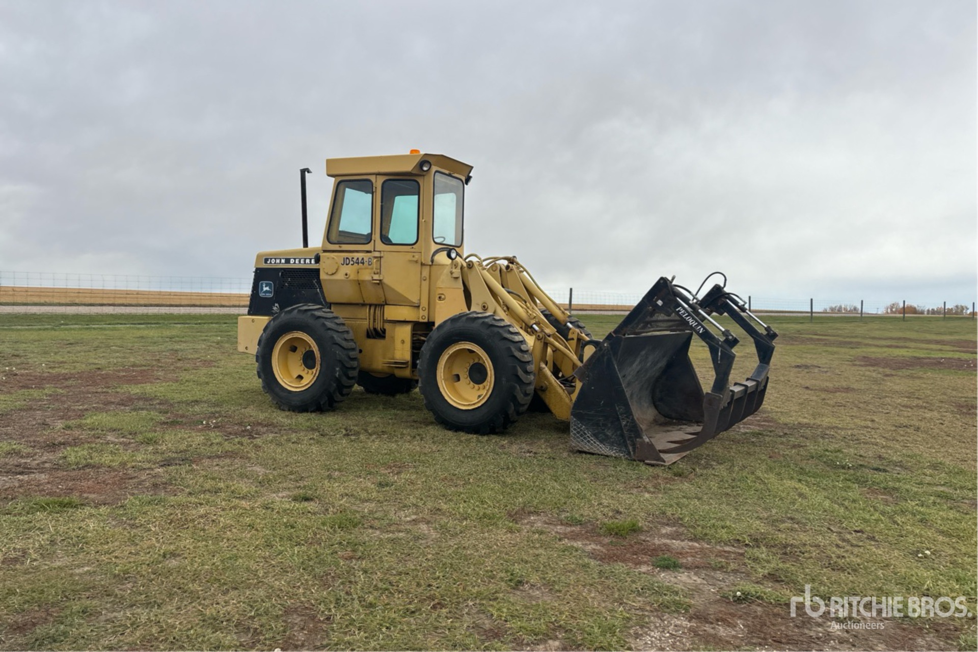 John Deere 544B