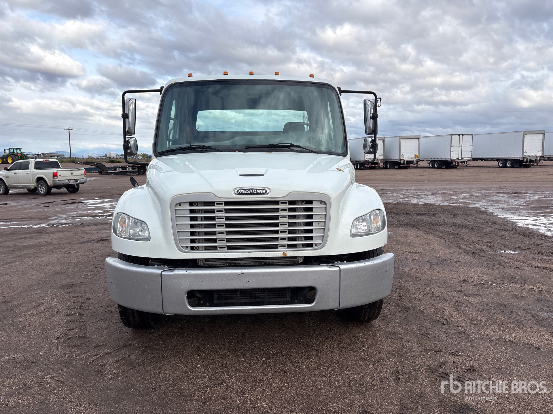 2013 Freightliner M2 106