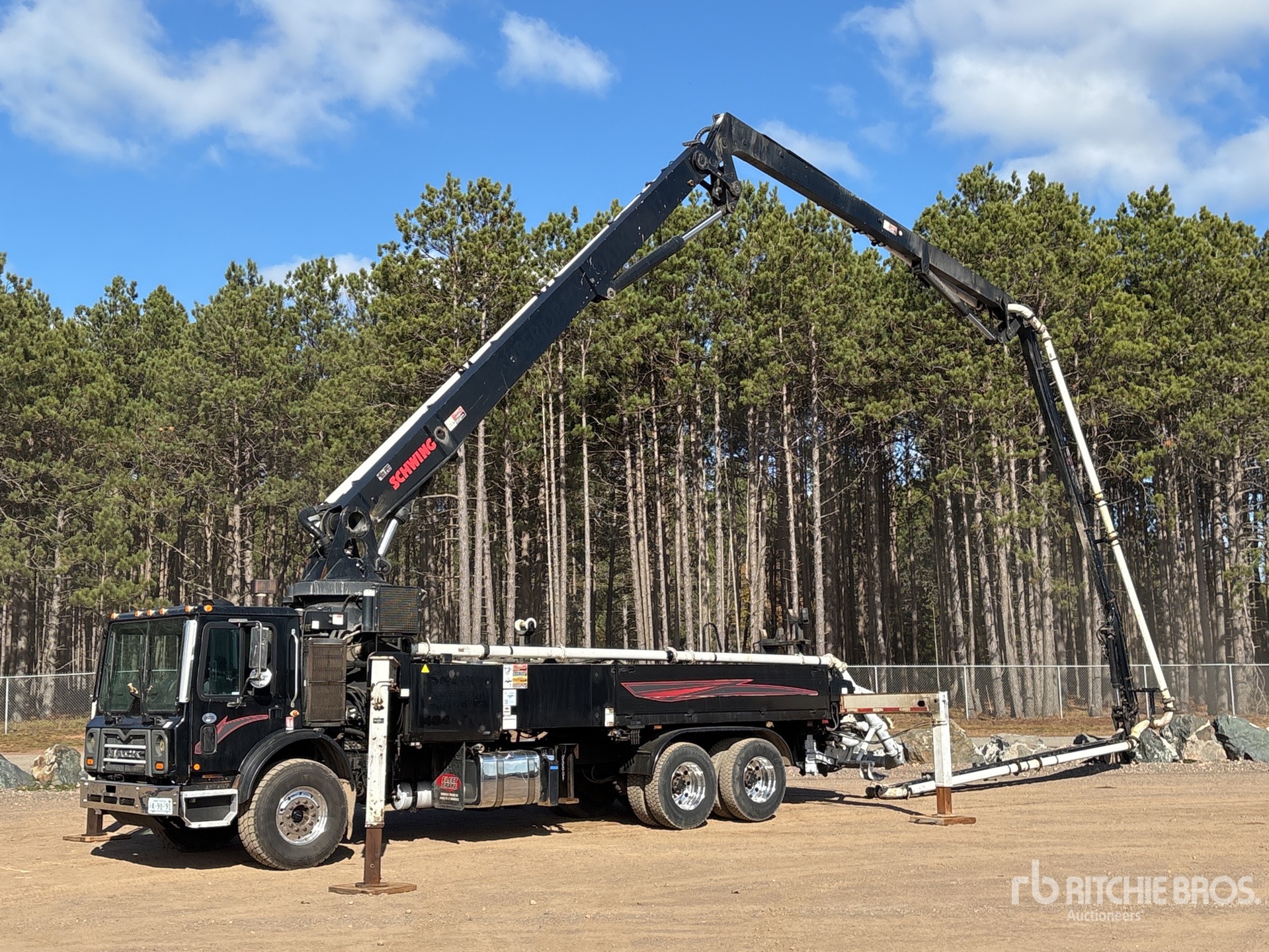 2018 Mack MRU613