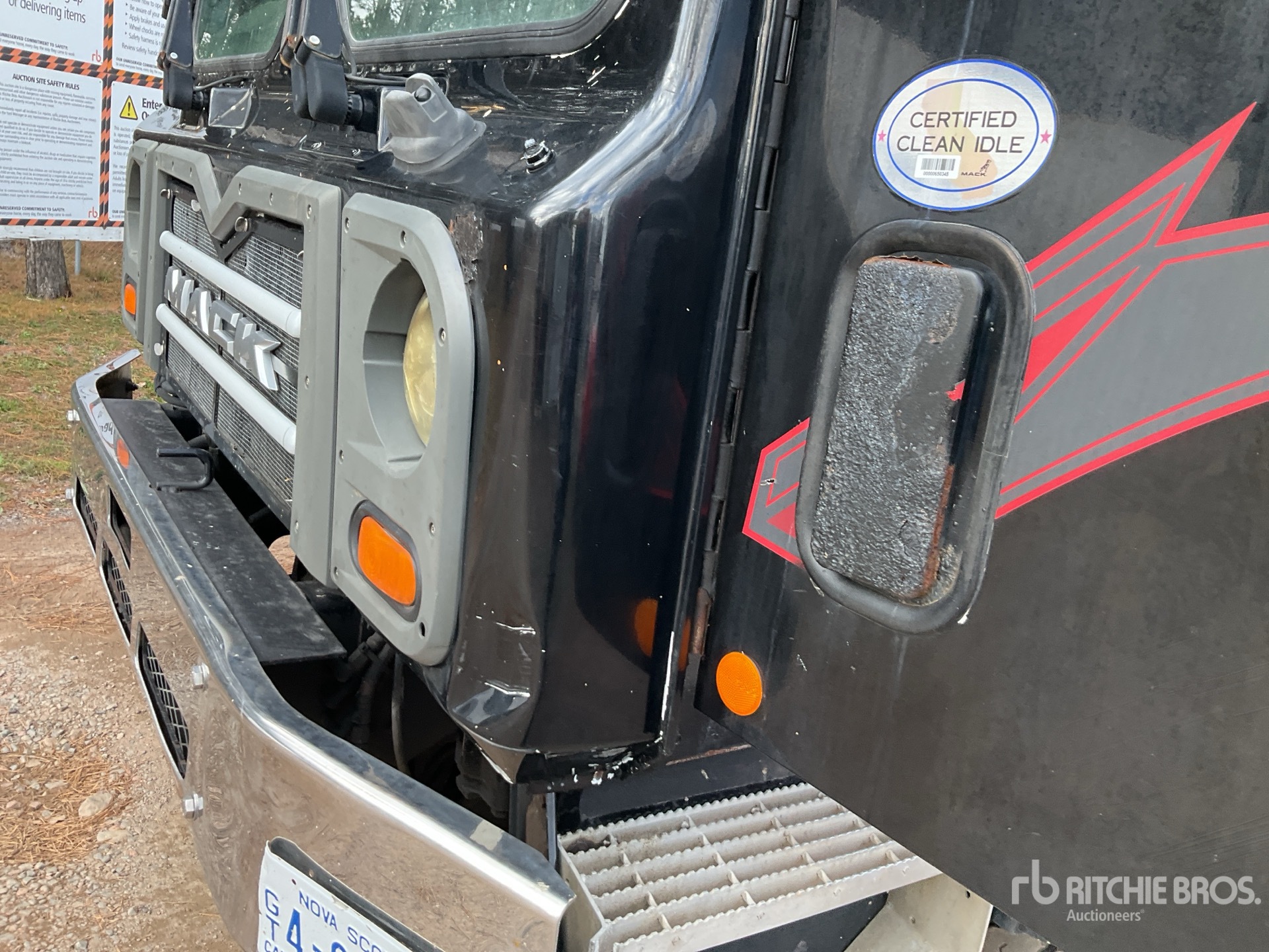 2018 Mack MRU613
