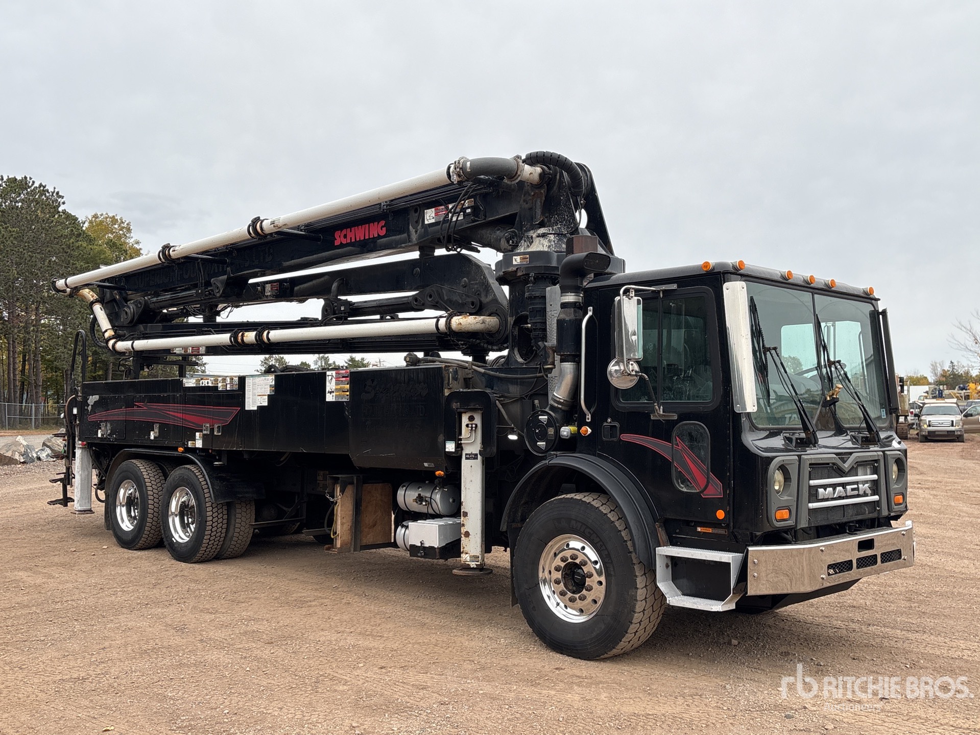 2018 Mack MRU613