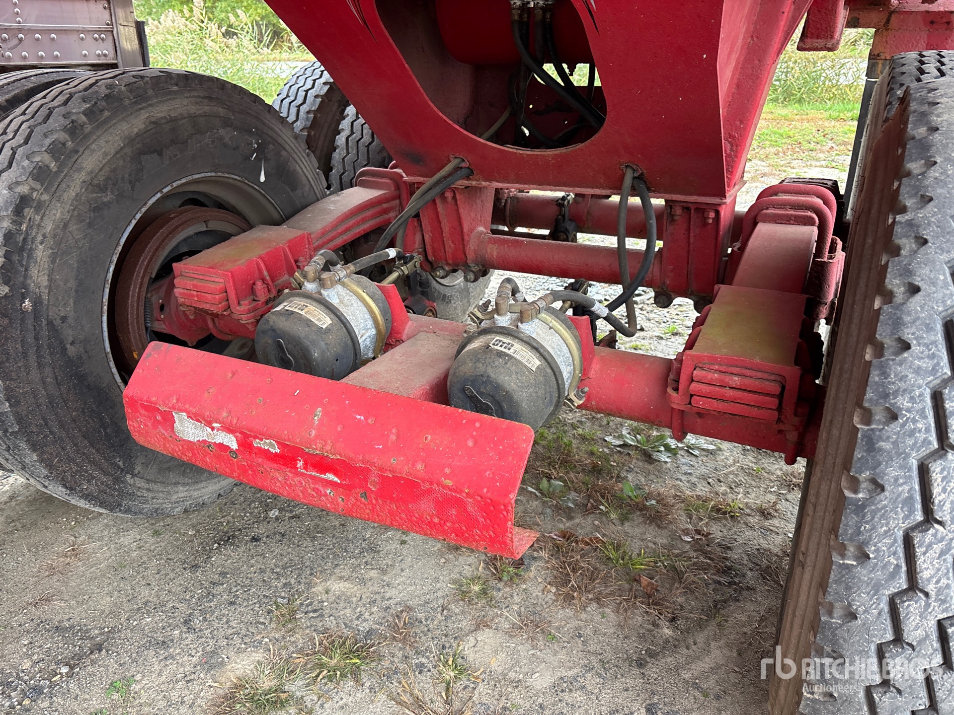 1998 CPS 35 FT T/A QUARTER FRAME ROUND B ...