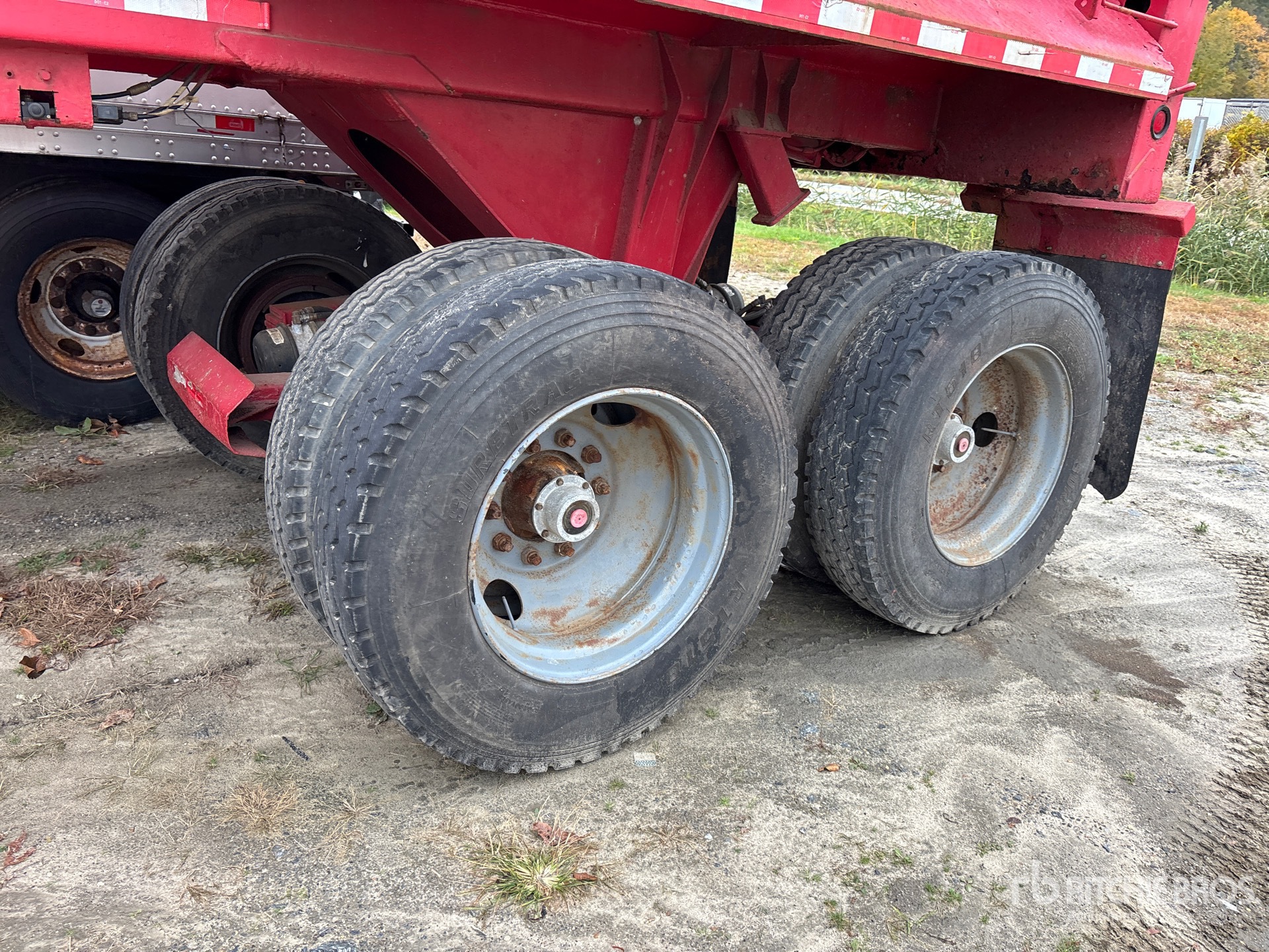 1998 CPS 35 FT T/A QUARTER FRAME ROUND B ...