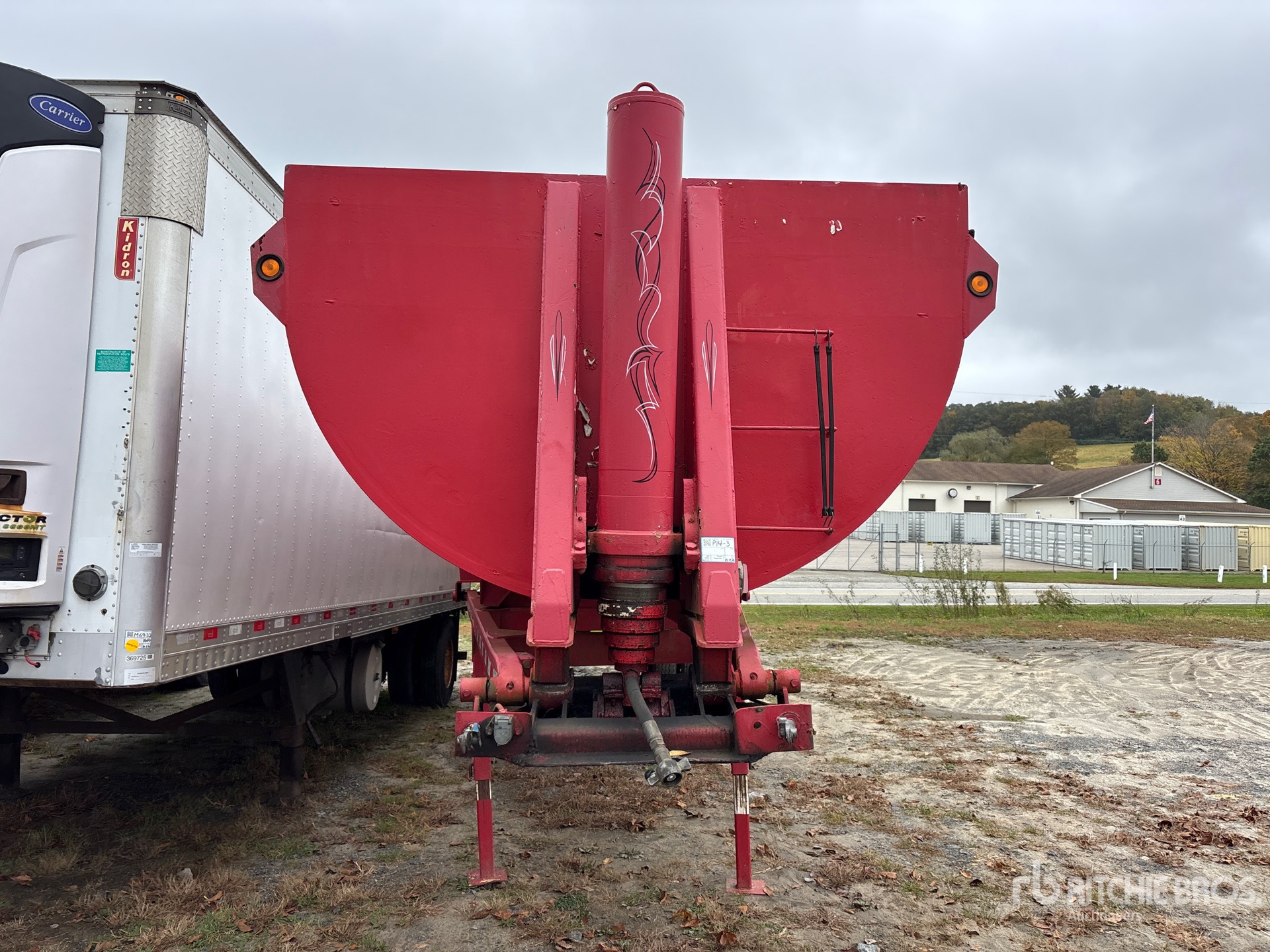 1998 CPS 35 FT T/A QUARTER FRAME ROUND B ...