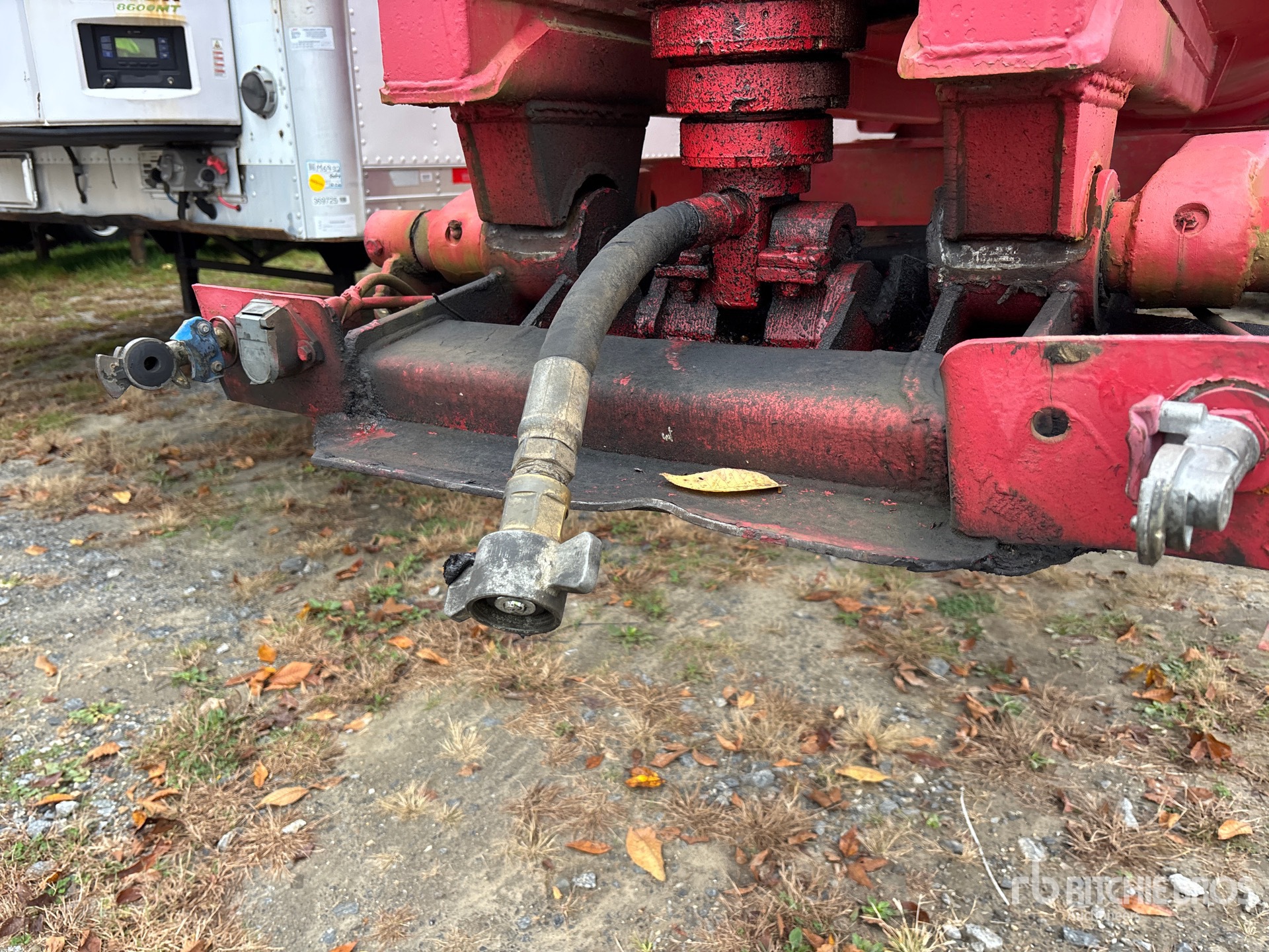 1998 CPS 35 FT T/A QUARTER FRAME ROUND B ...