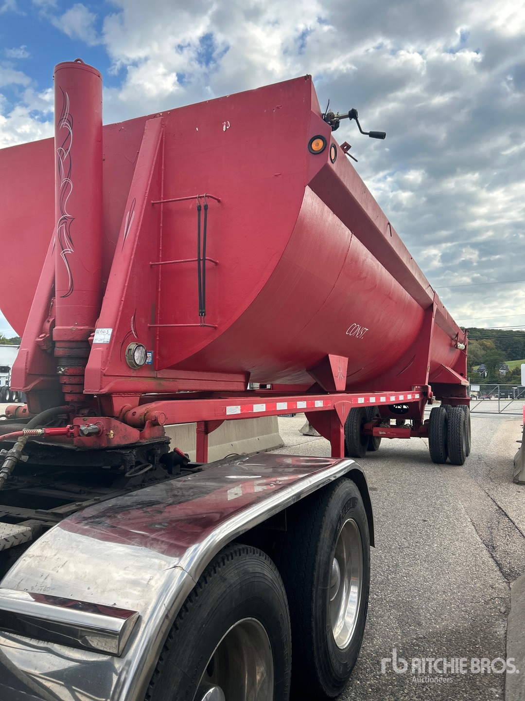 1998 CPS 35 FT T/A QUARTER FRAME ROUND B ...