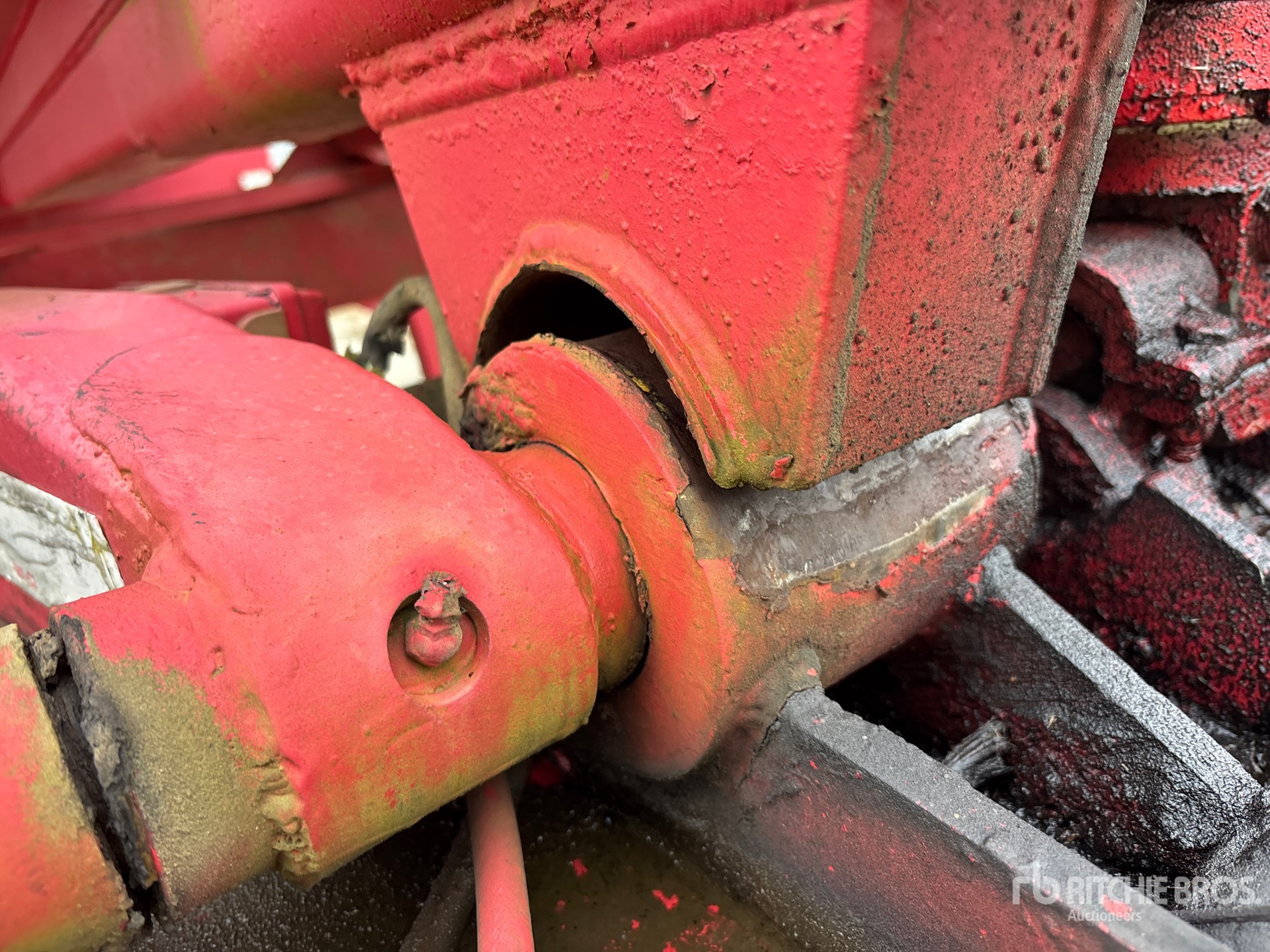 1998 CPS 35 FT T/A QUARTER FRAME ROUND B ...