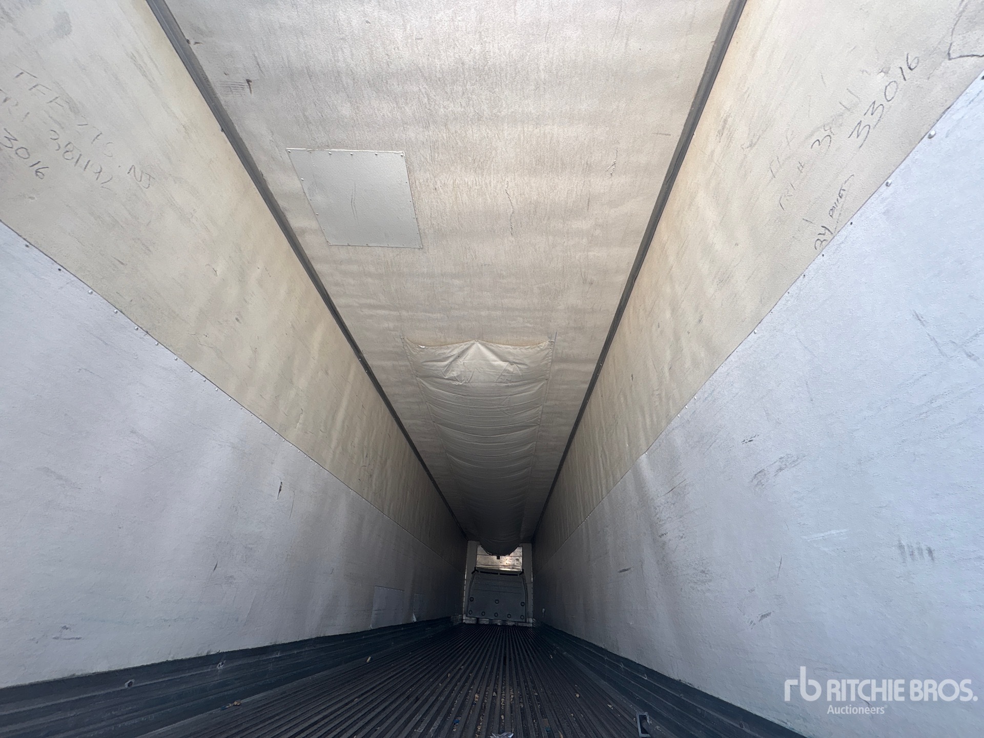 Utility 53 FT X 102 IN T/A