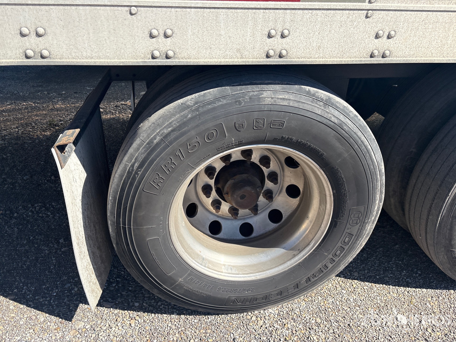 Utility 53 FT X 102 IN T/A