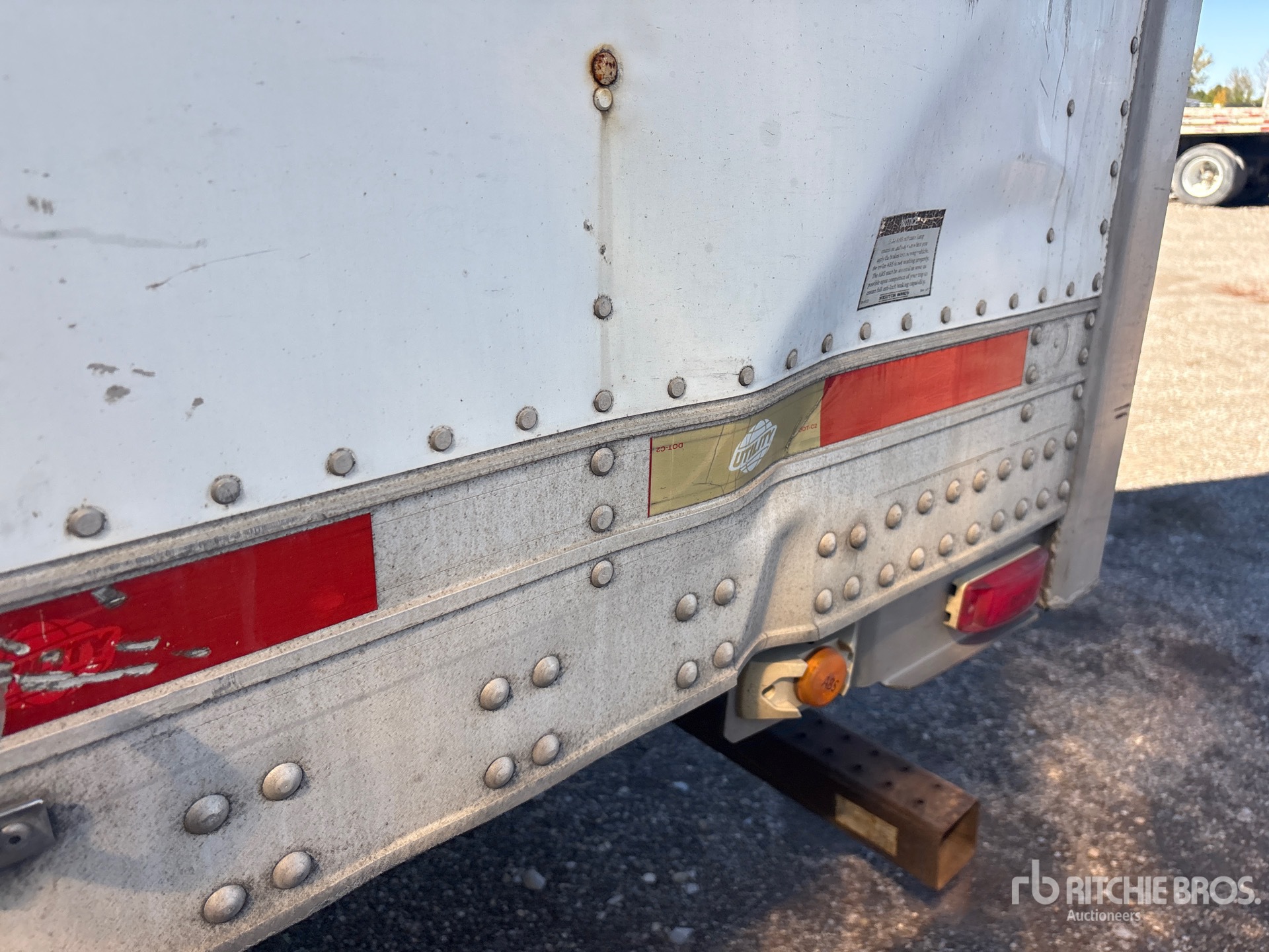 Utility 53 FT X 102 IN T/A