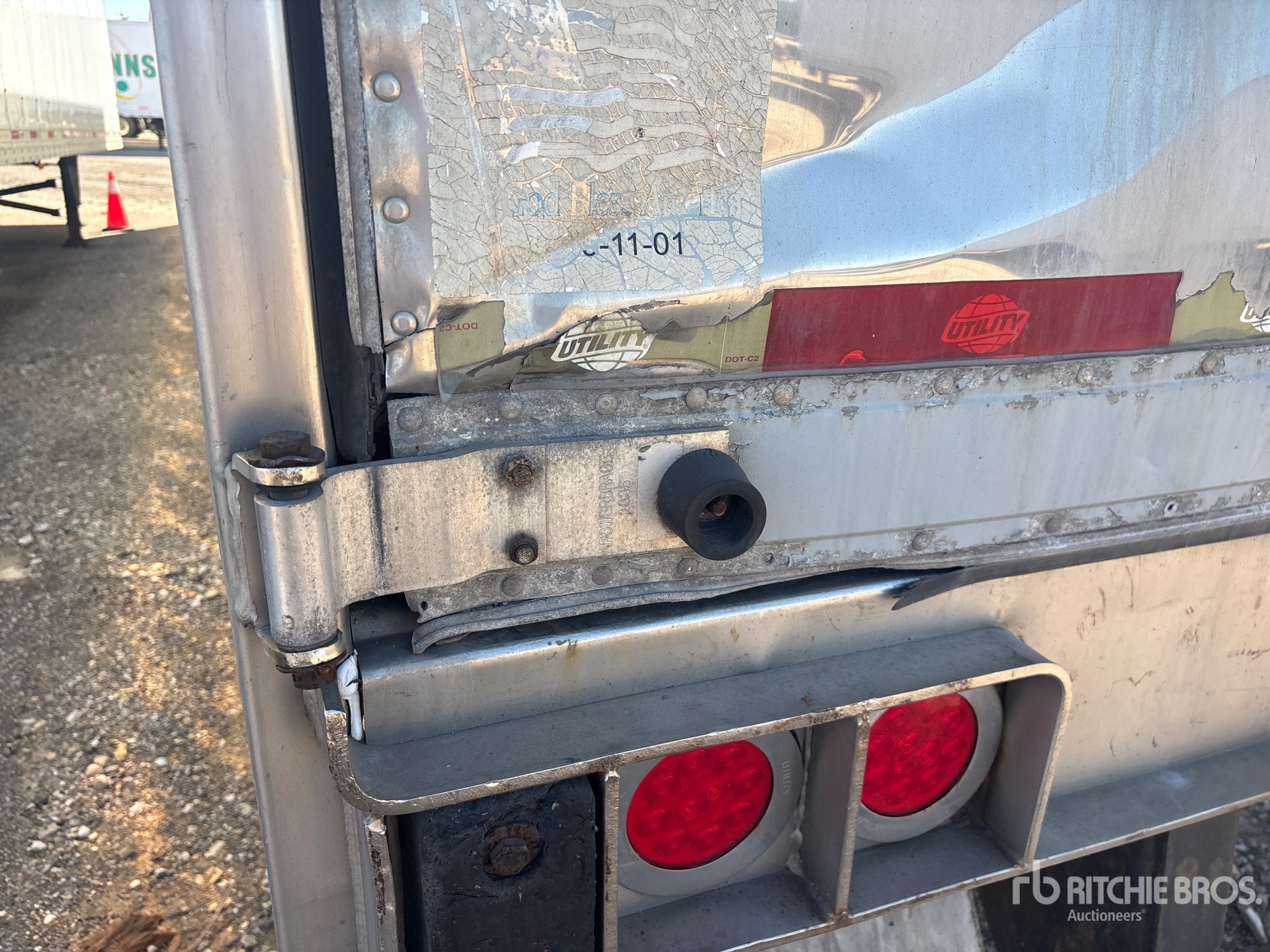 Utility 53 FT X 102 IN T/A