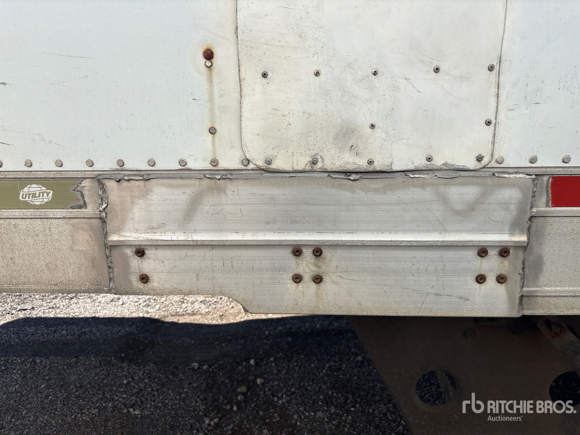 Utility 53 FT X 102 IN T/A