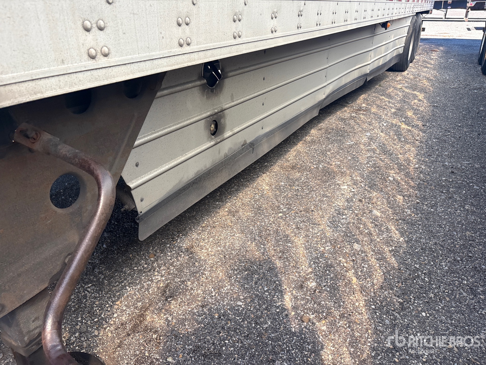 Utility 53 FT X 102 IN T/A