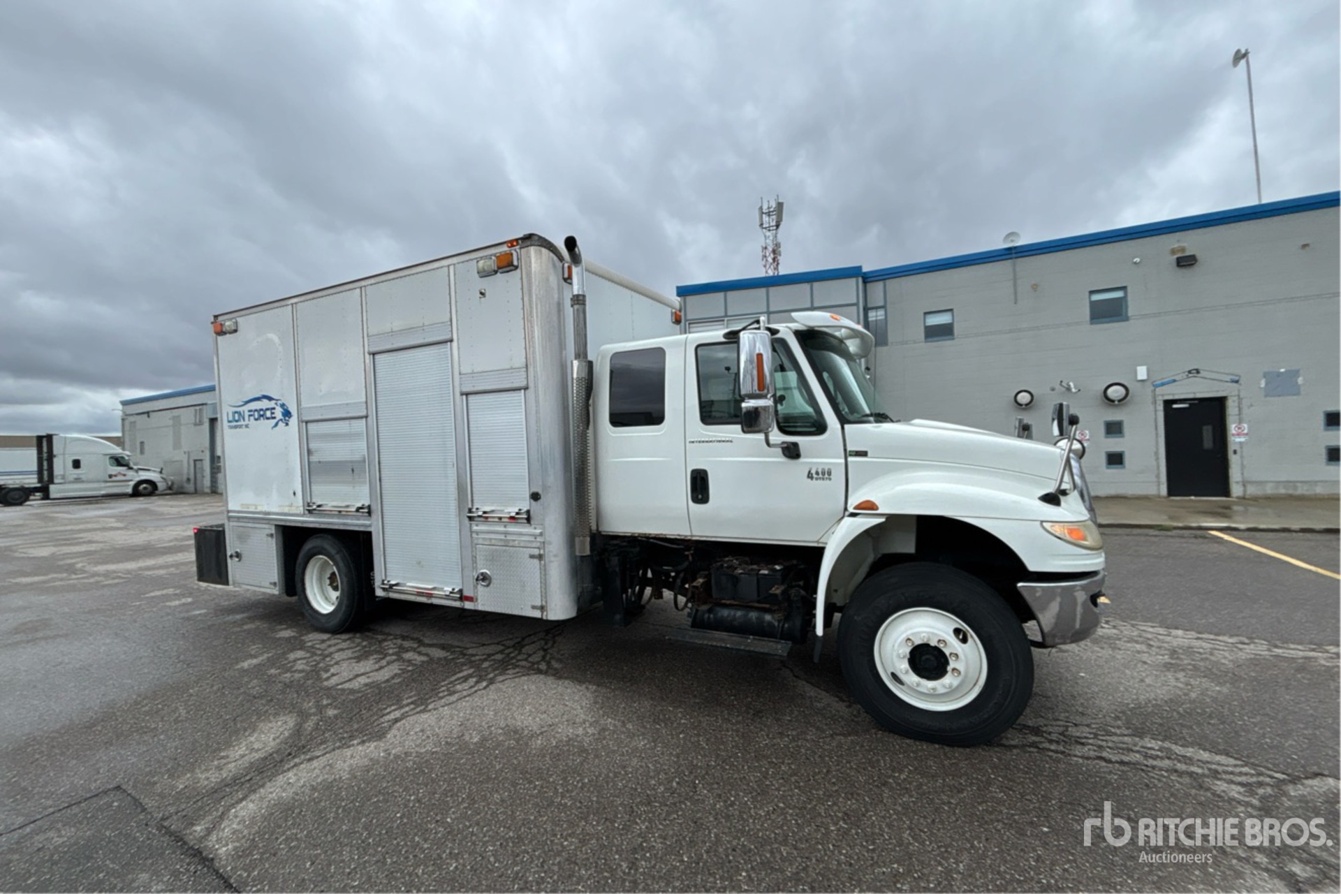 2007 International 4400SBA