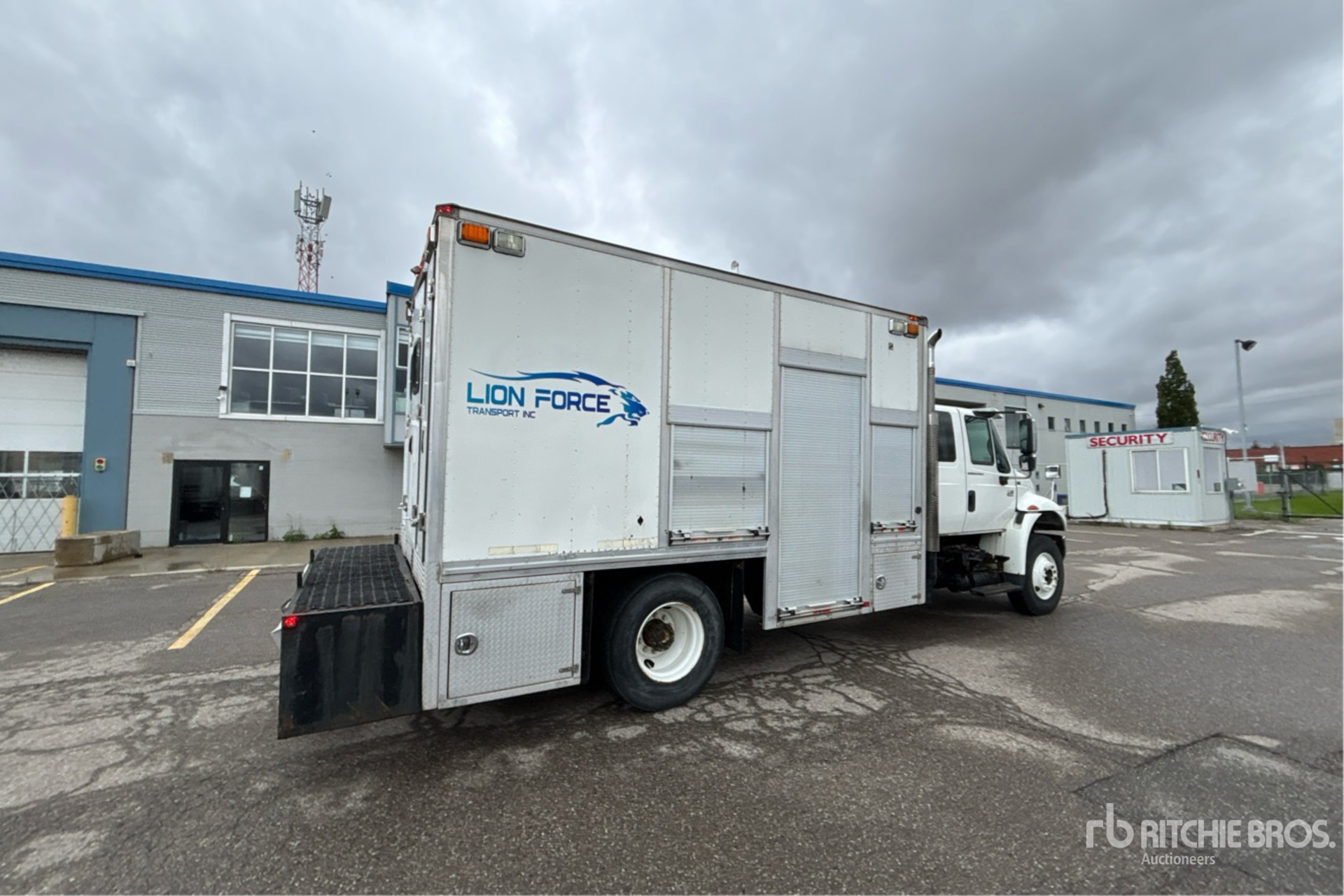 2007 International 4400SBA