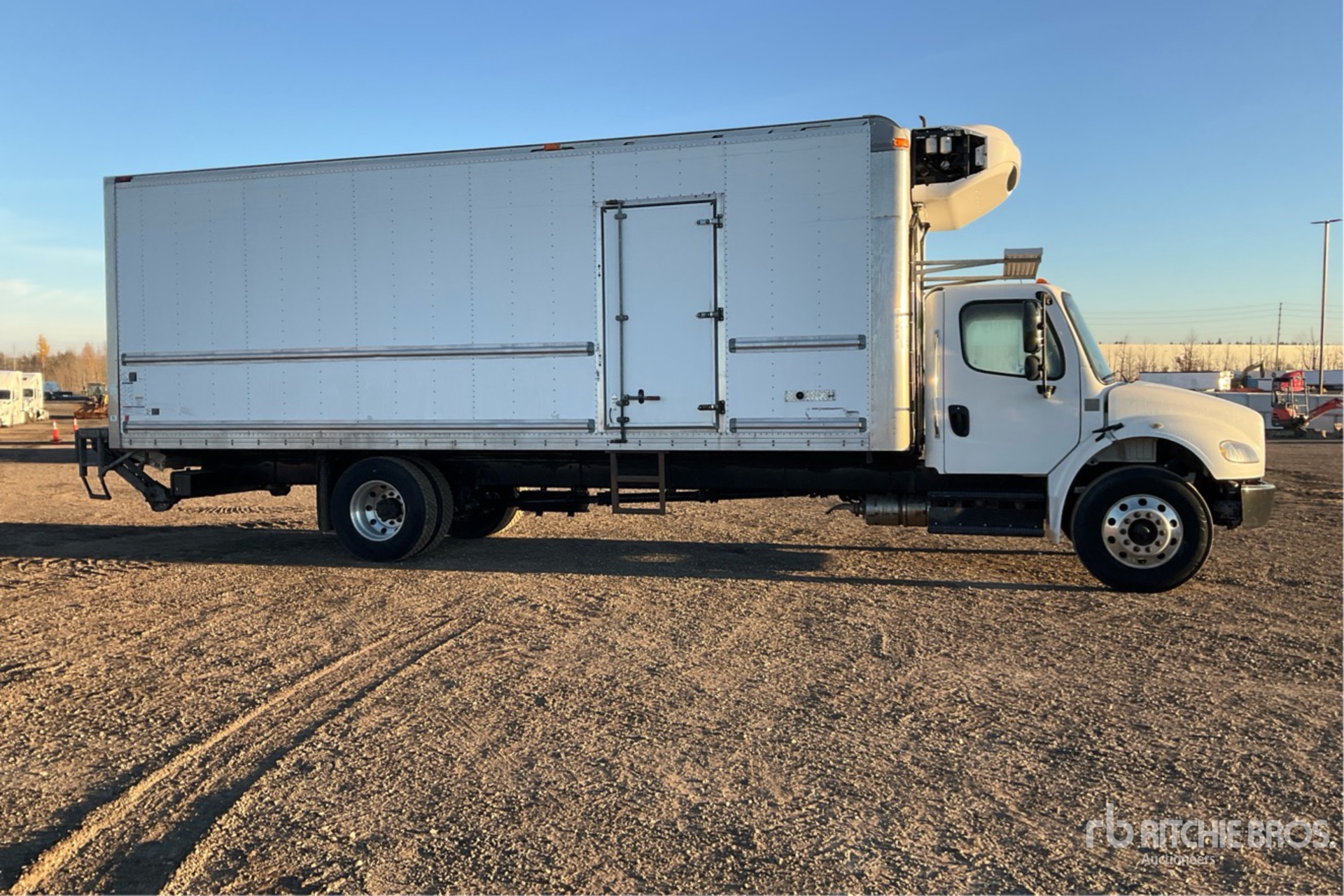 2020 Freightliner M2 106