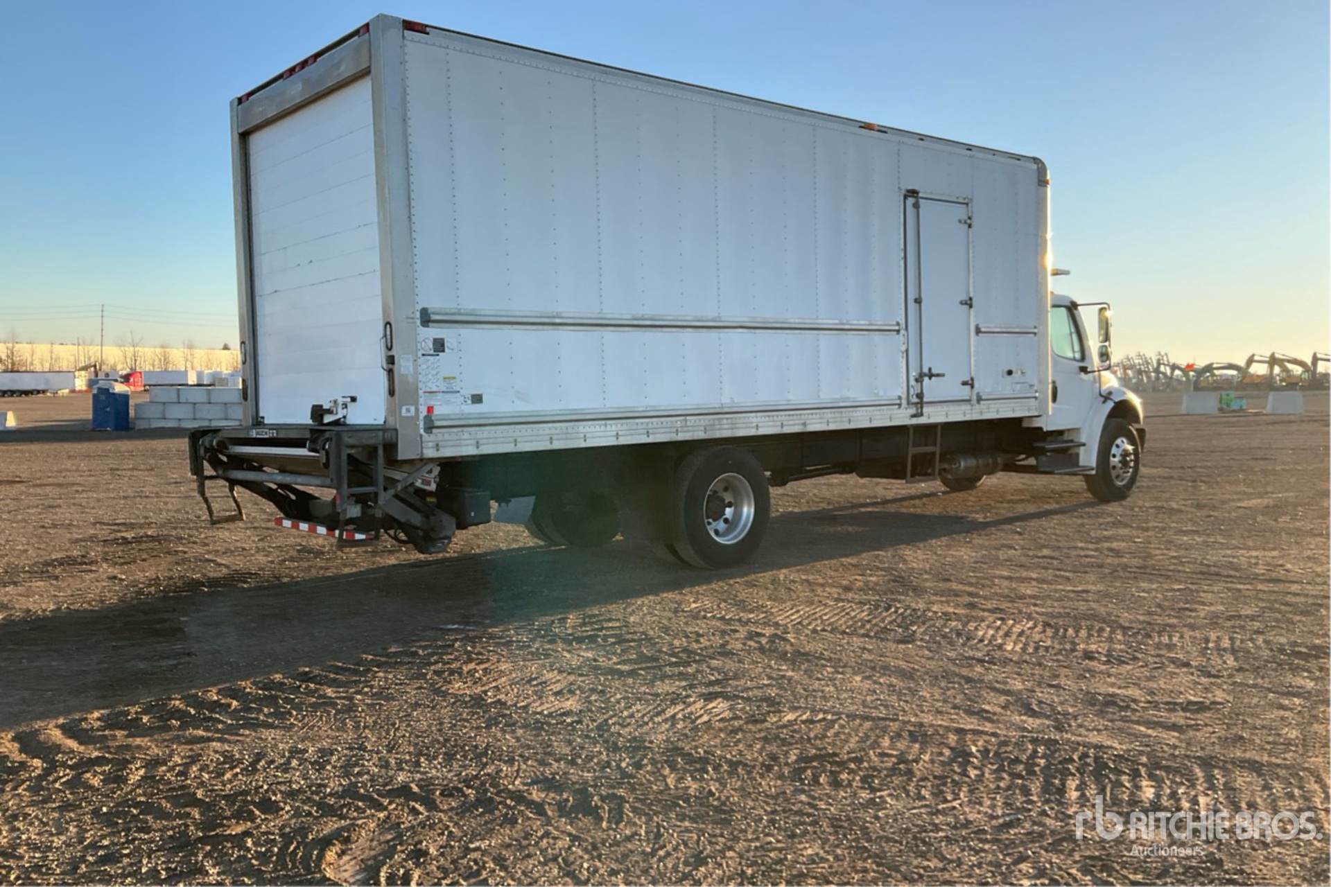 2020 Freightliner M2 106