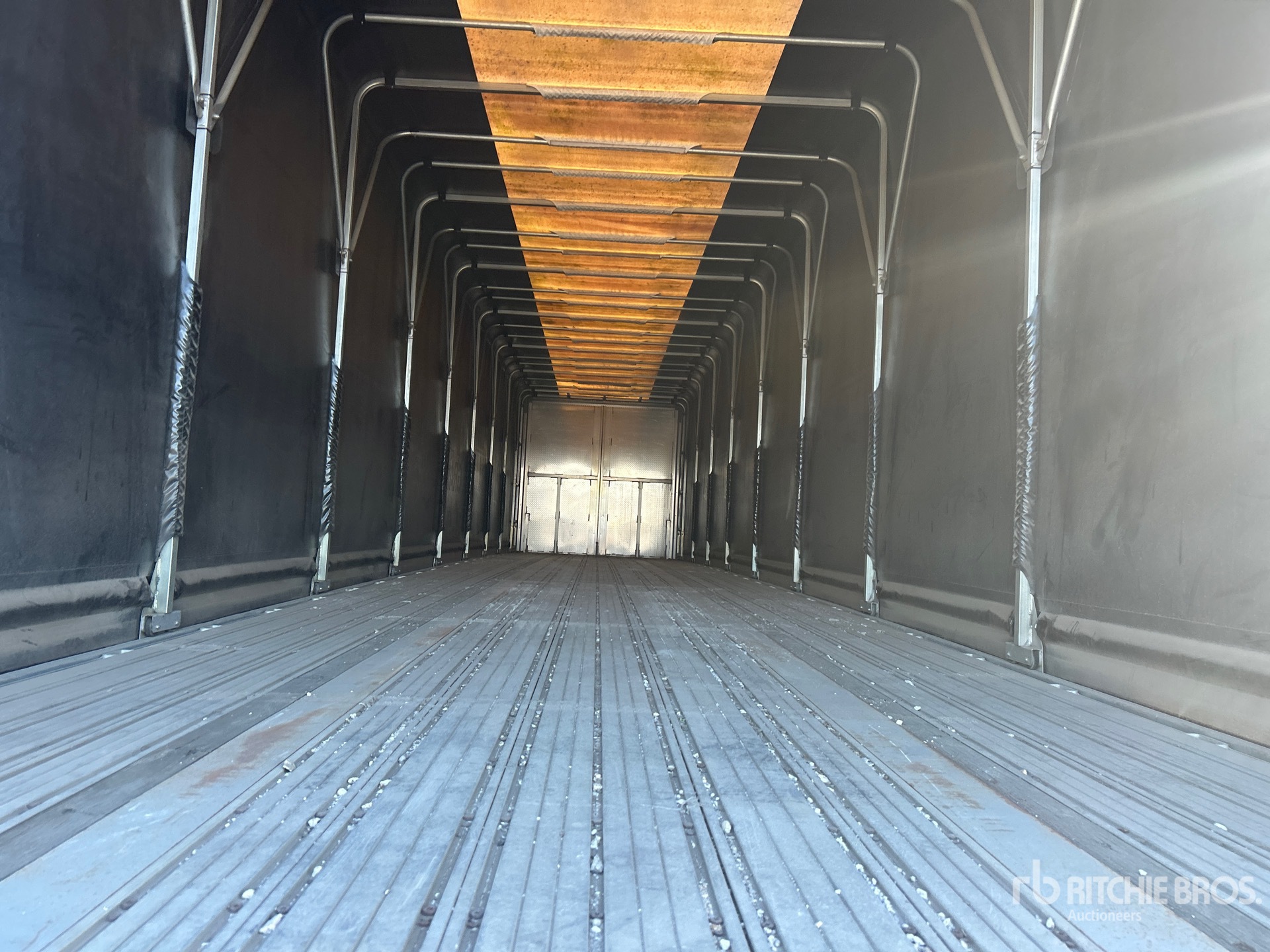 2001 Transcraft 48 ft T/A