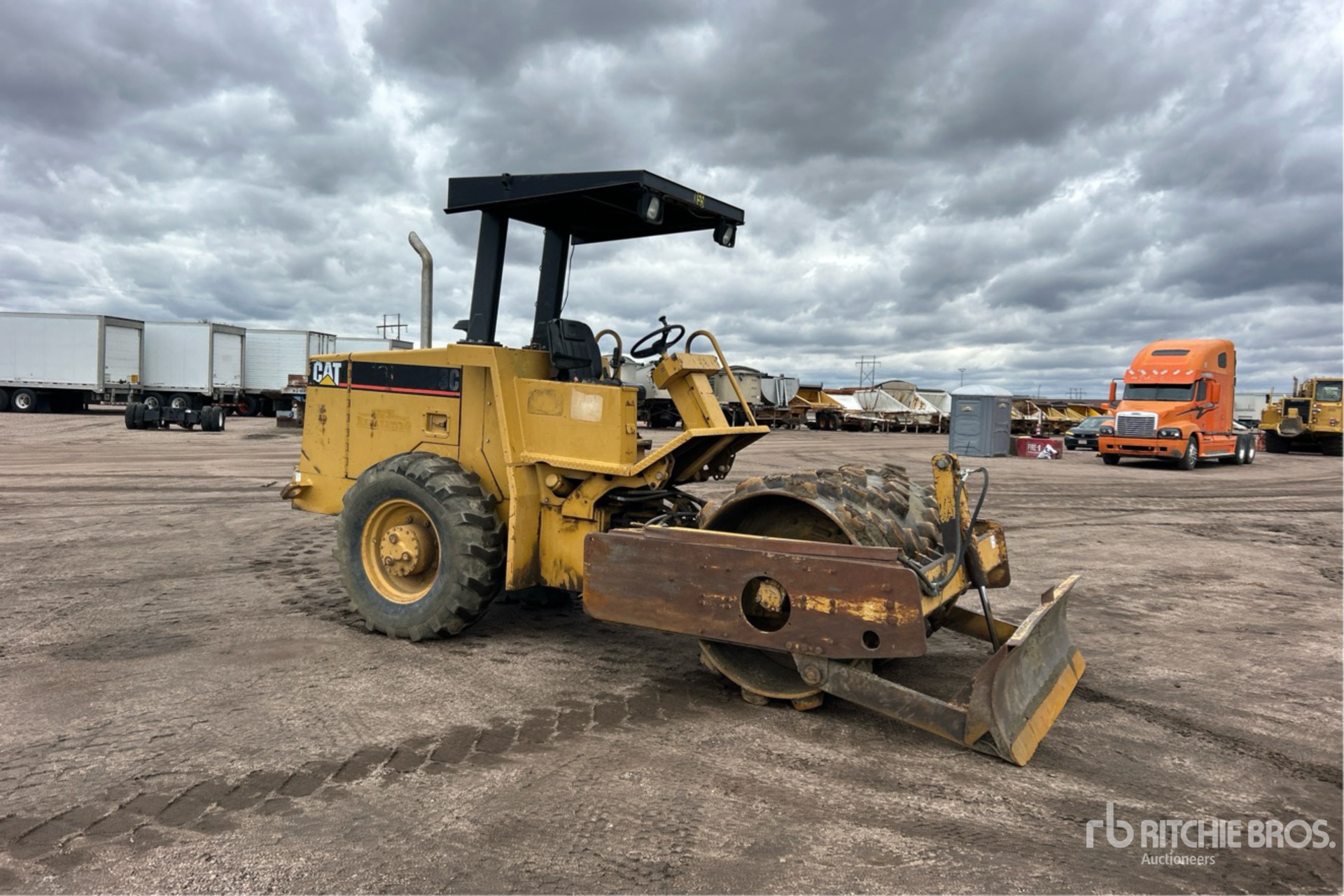 1999 Caterpillar CP-433C
