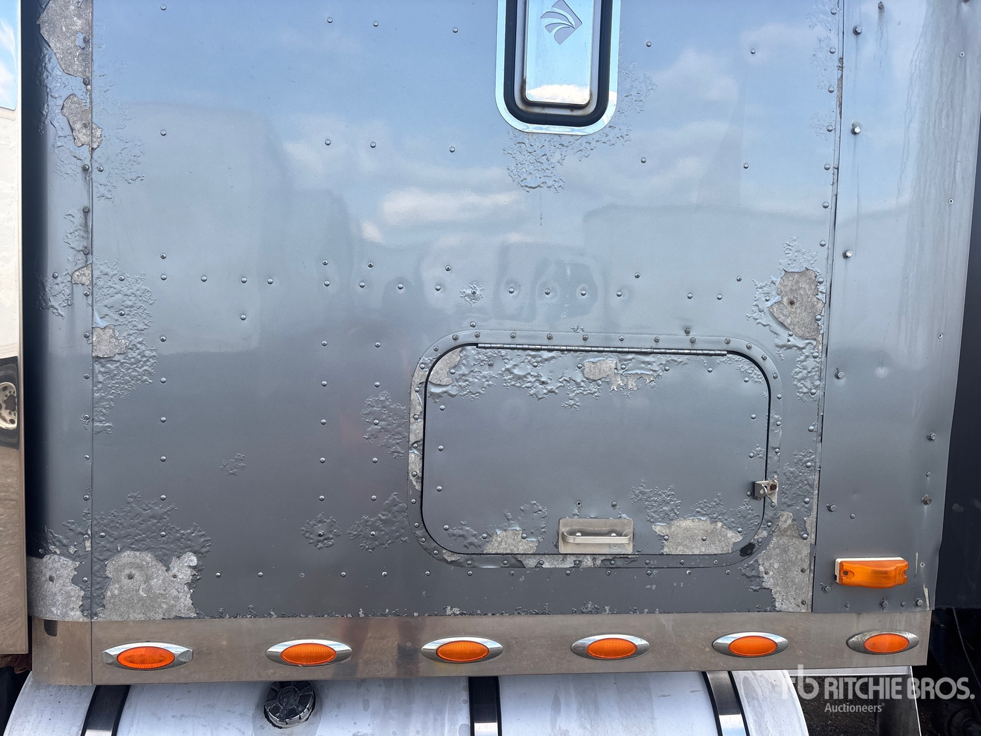 2005 International 9900I