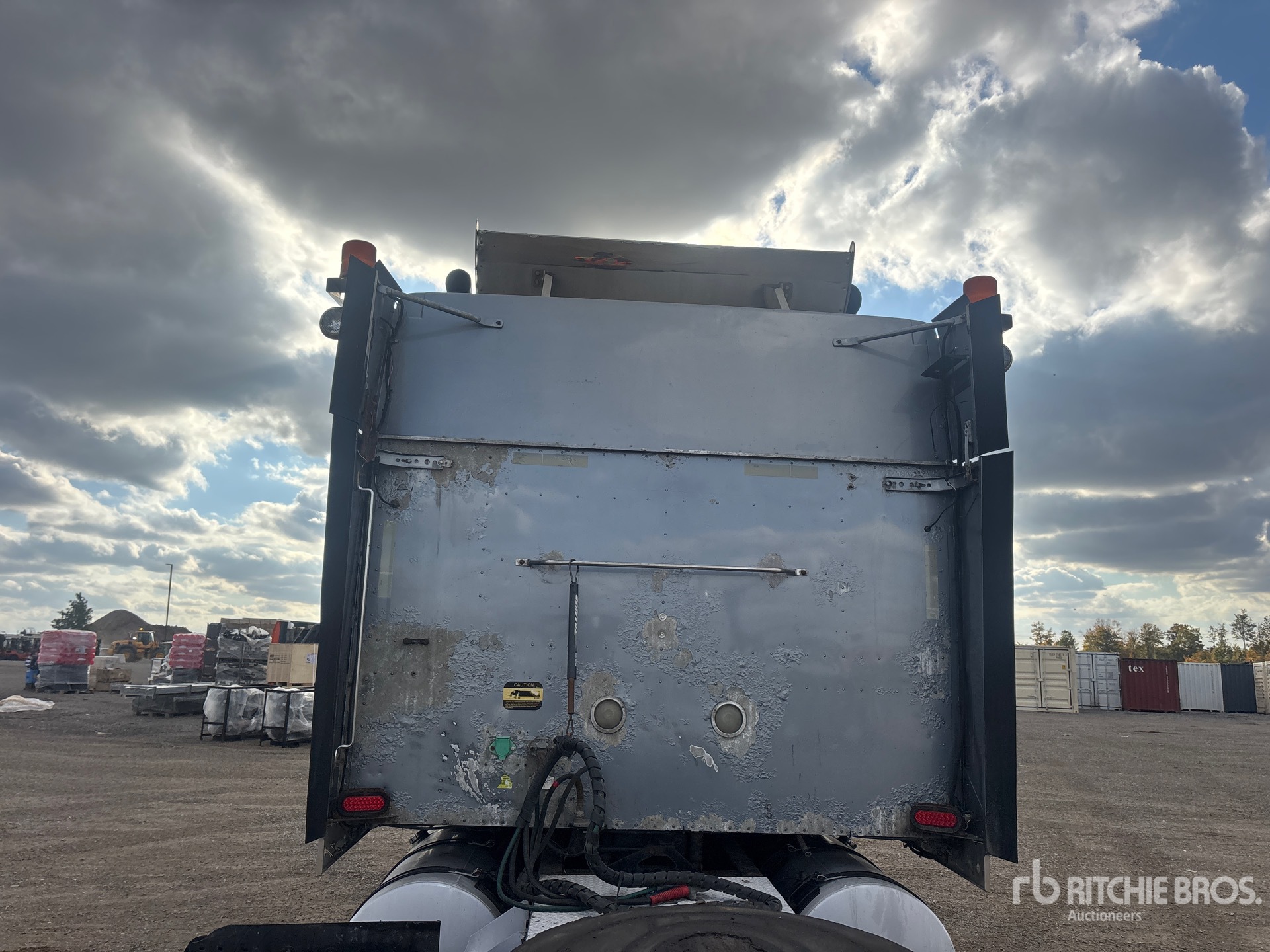 2005 International 9900I