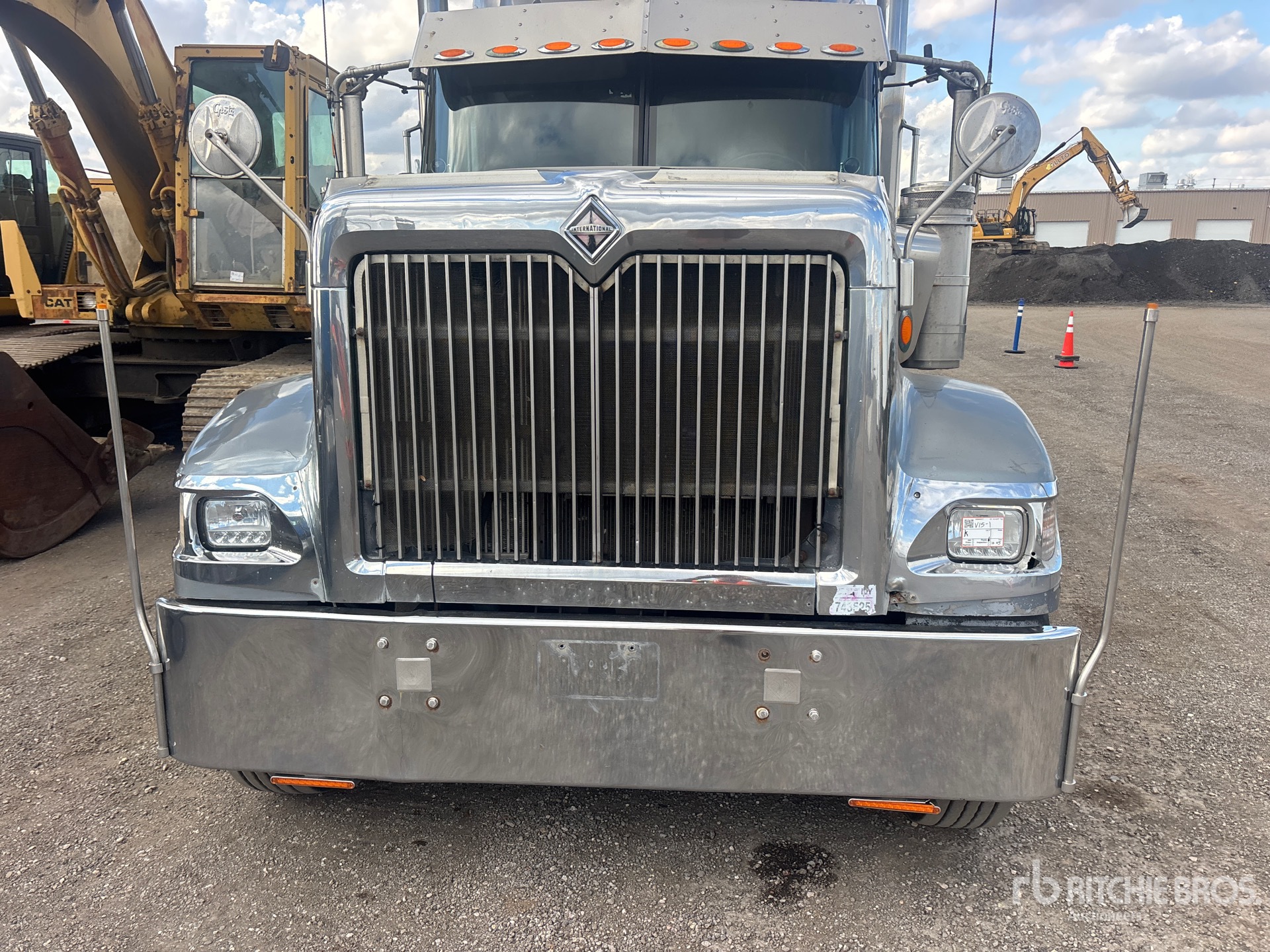 2005 International 9900I