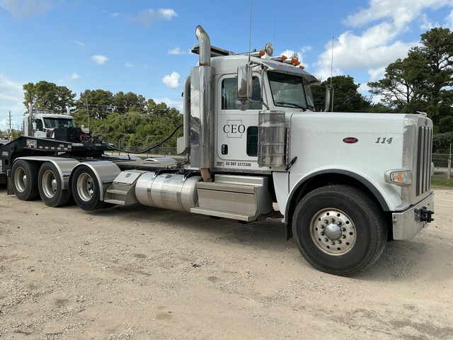 2020 Peterbilt 389 8x4 Heavy Haul Tri/A Day Cab Truck Tractor