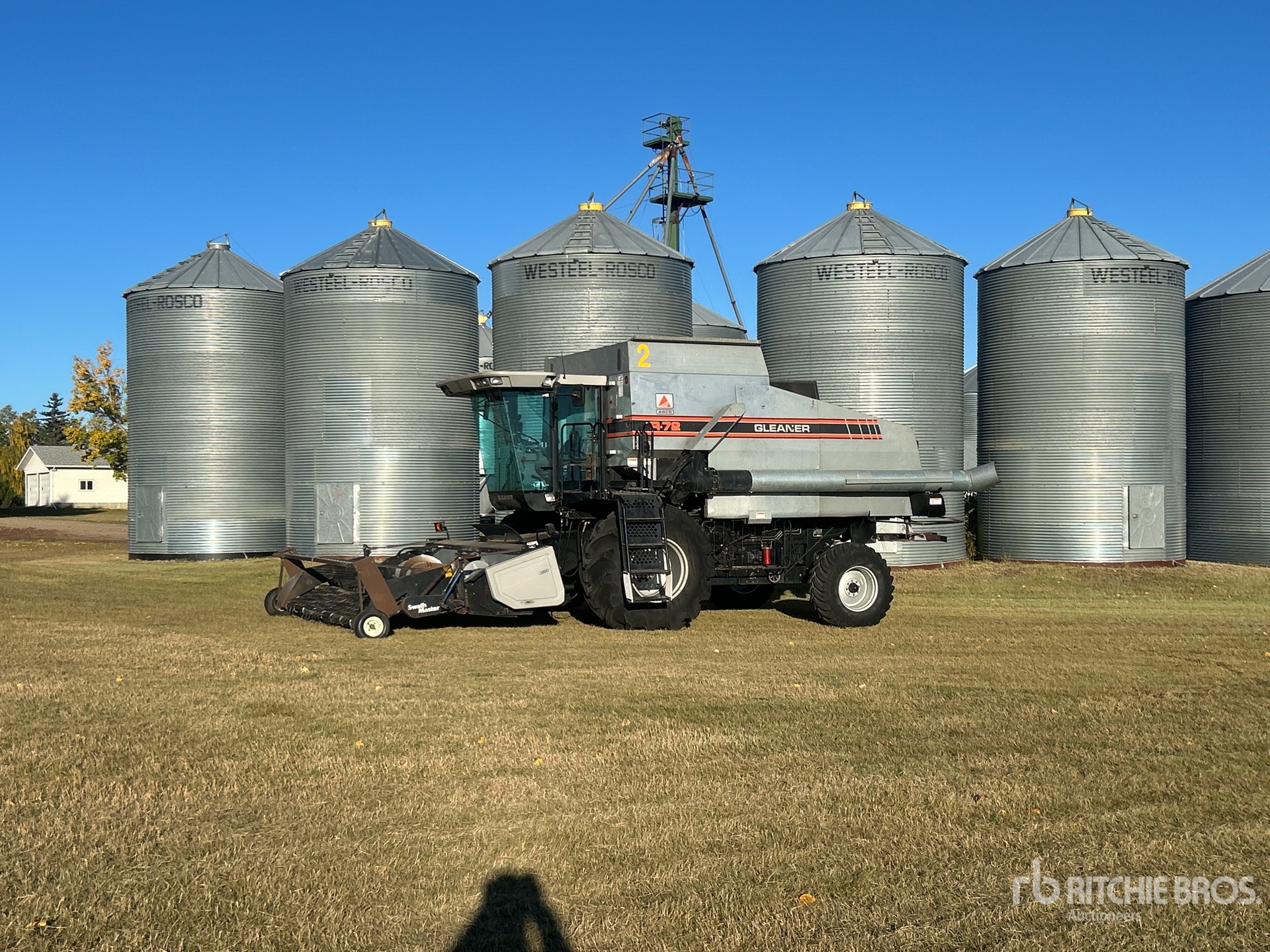 1997 Gleaner R72