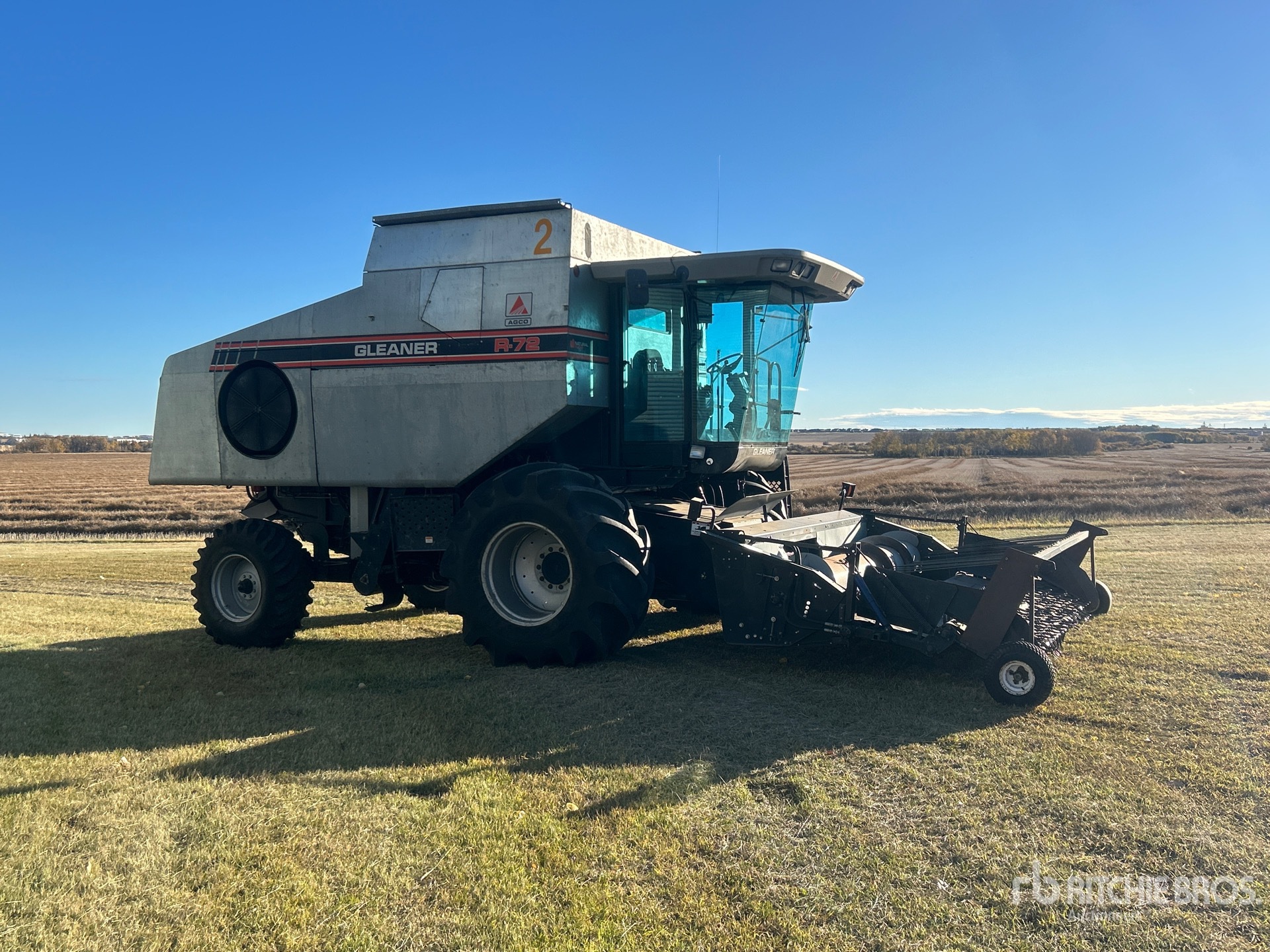 1997 Gleaner R72