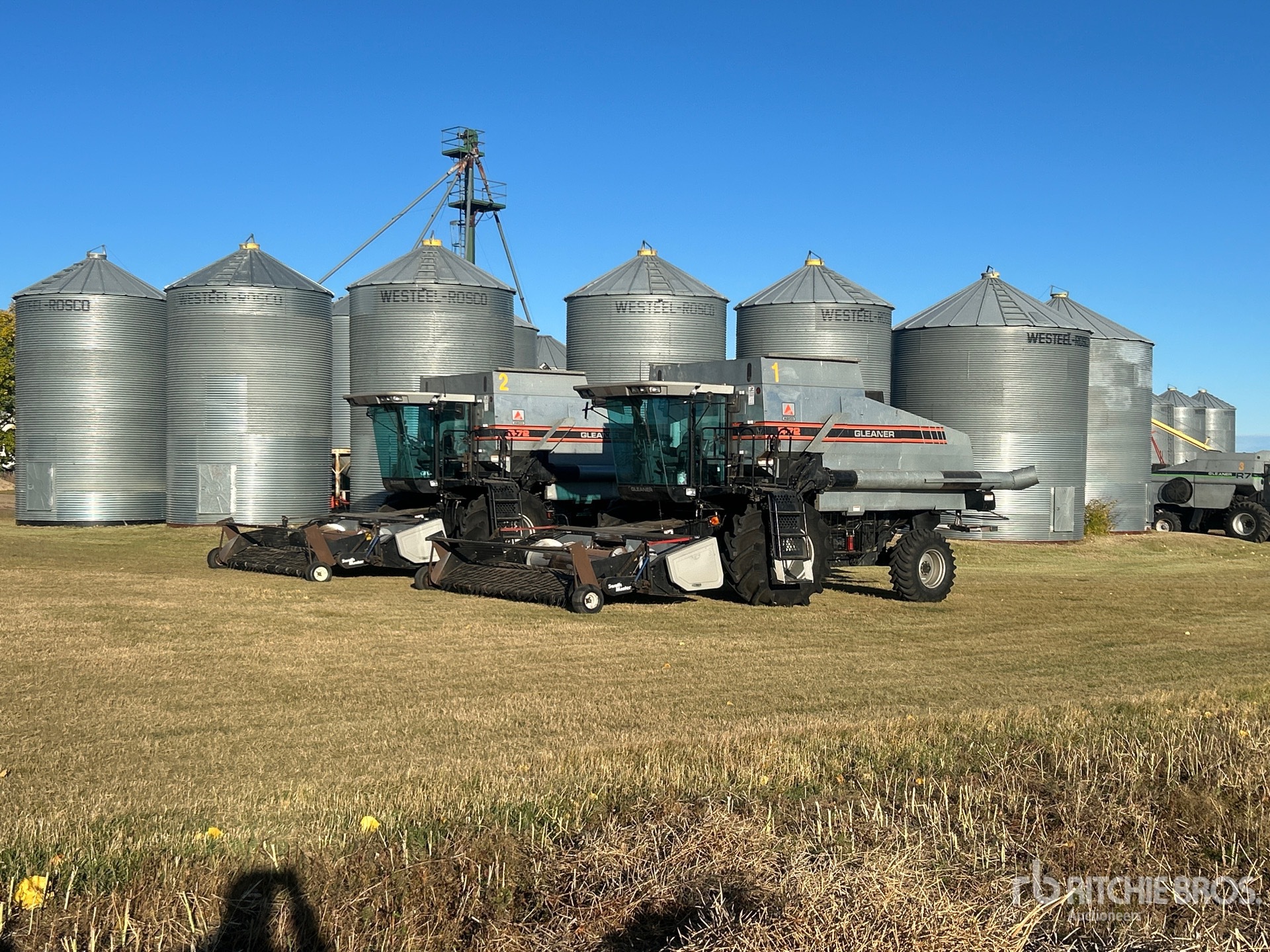 1997 Gleaner R72