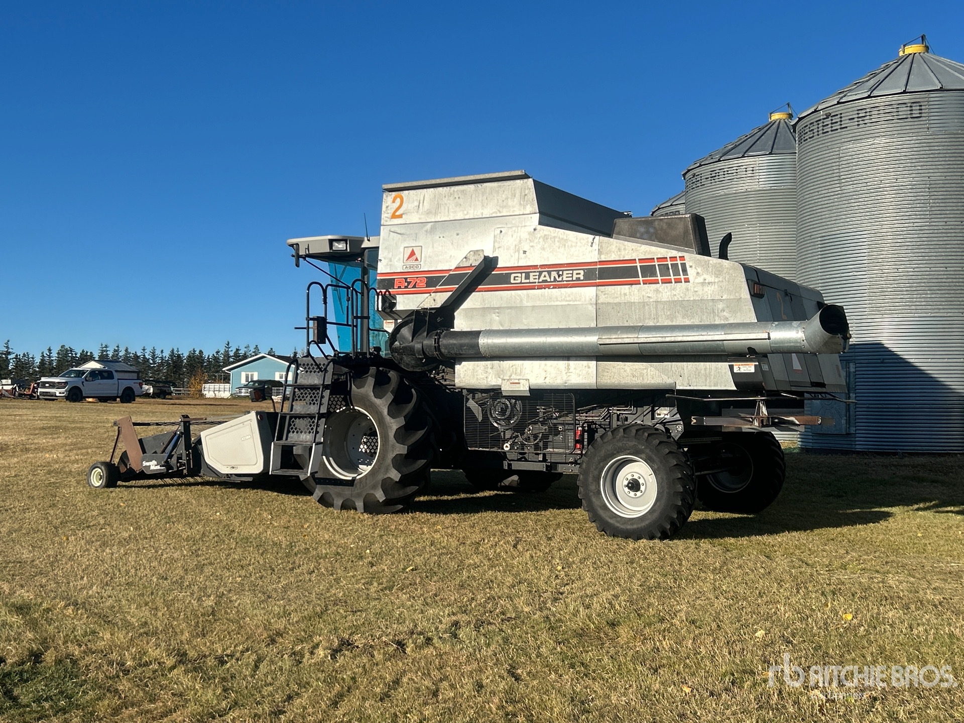 1997 Gleaner R72