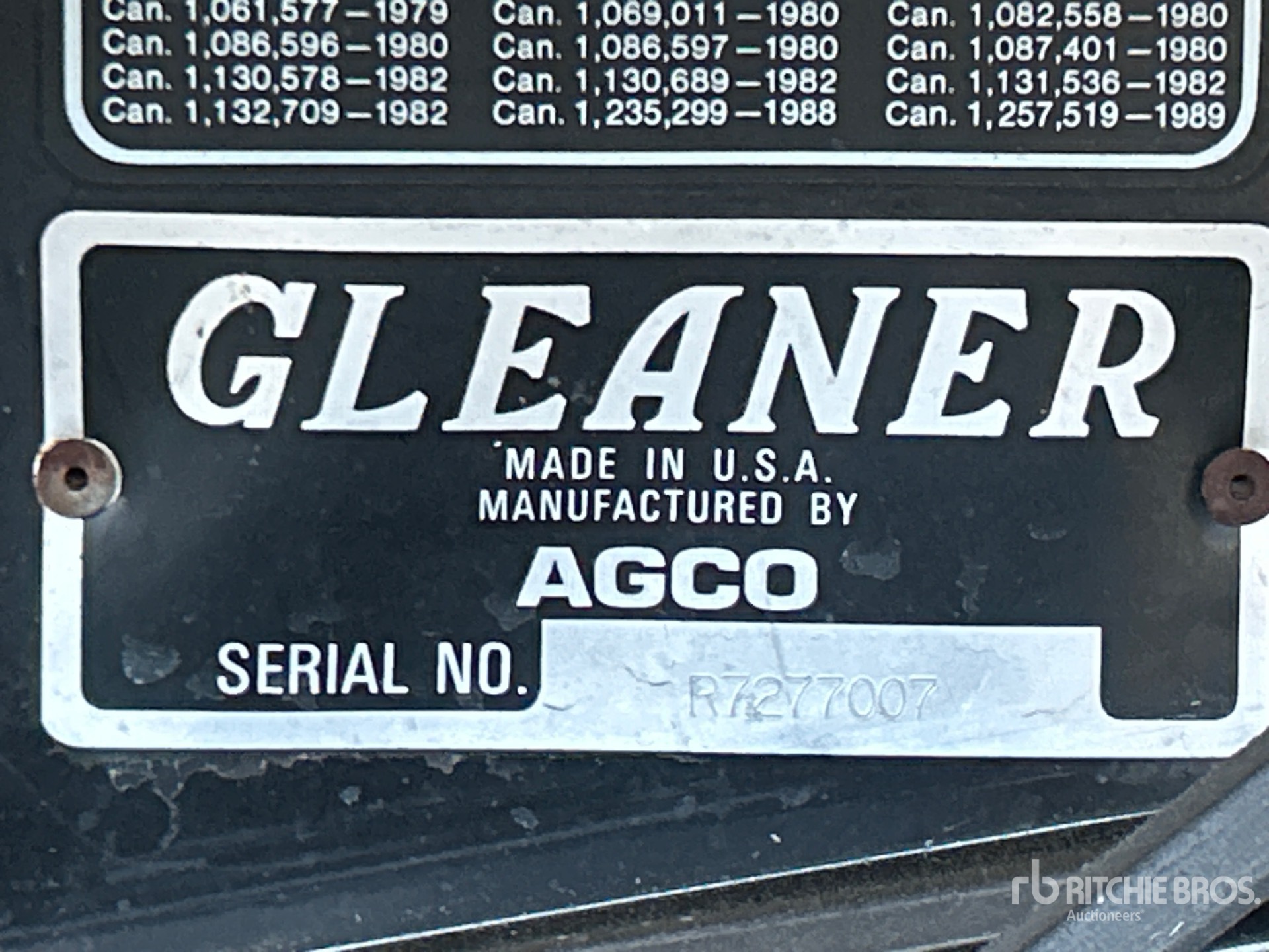 1997 Gleaner R72