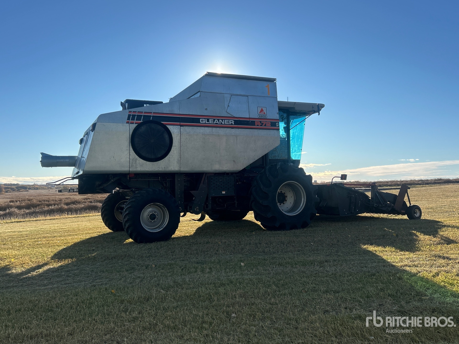 1997 Gleaner R72