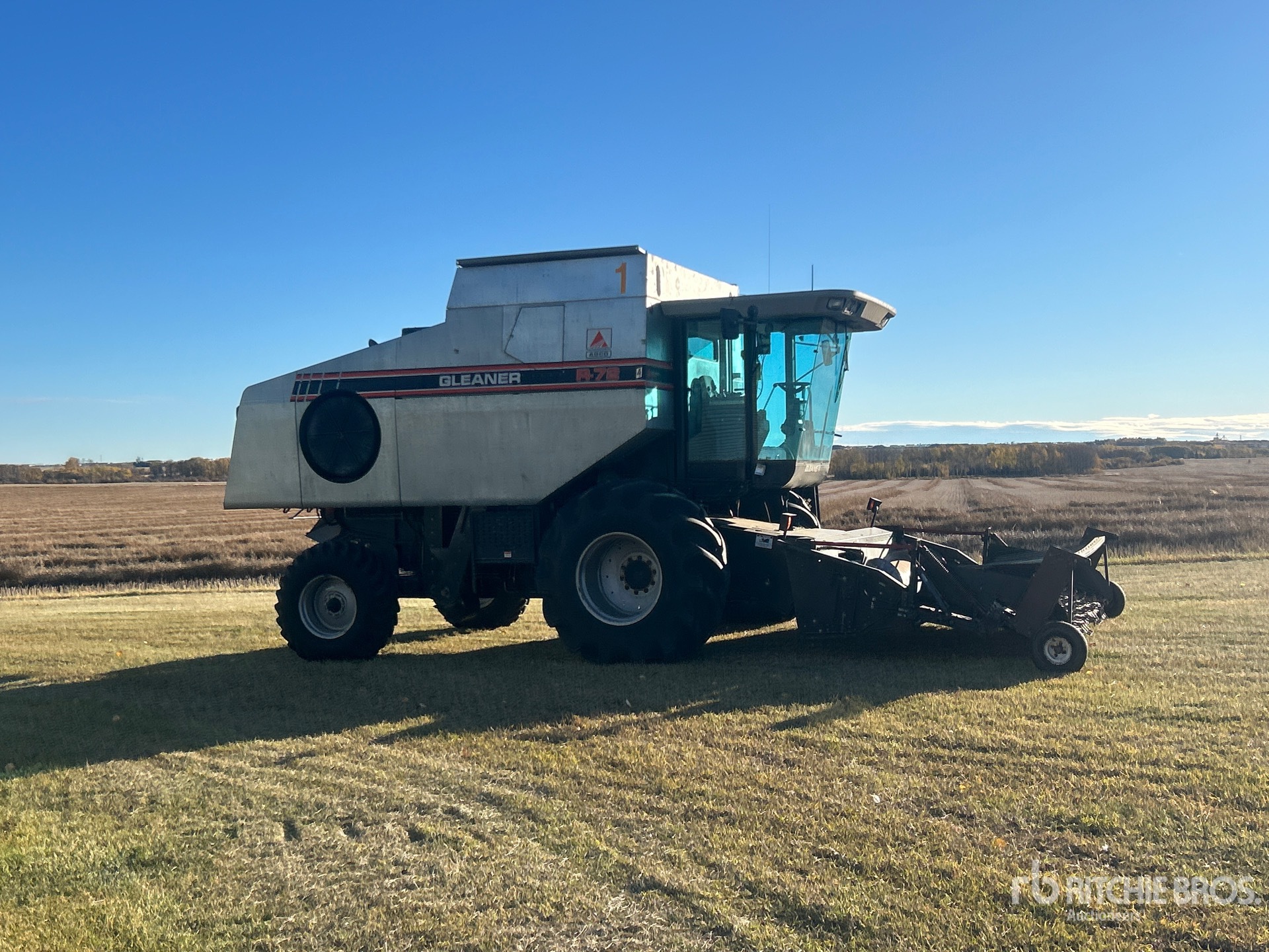 1997 Gleaner R72