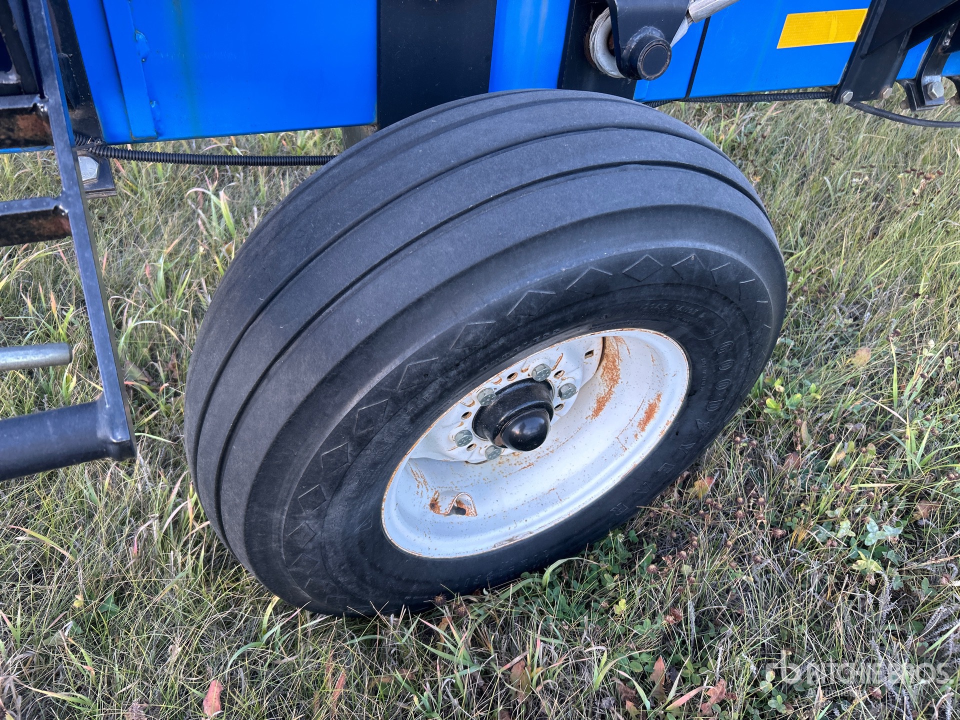 New Holland SG320