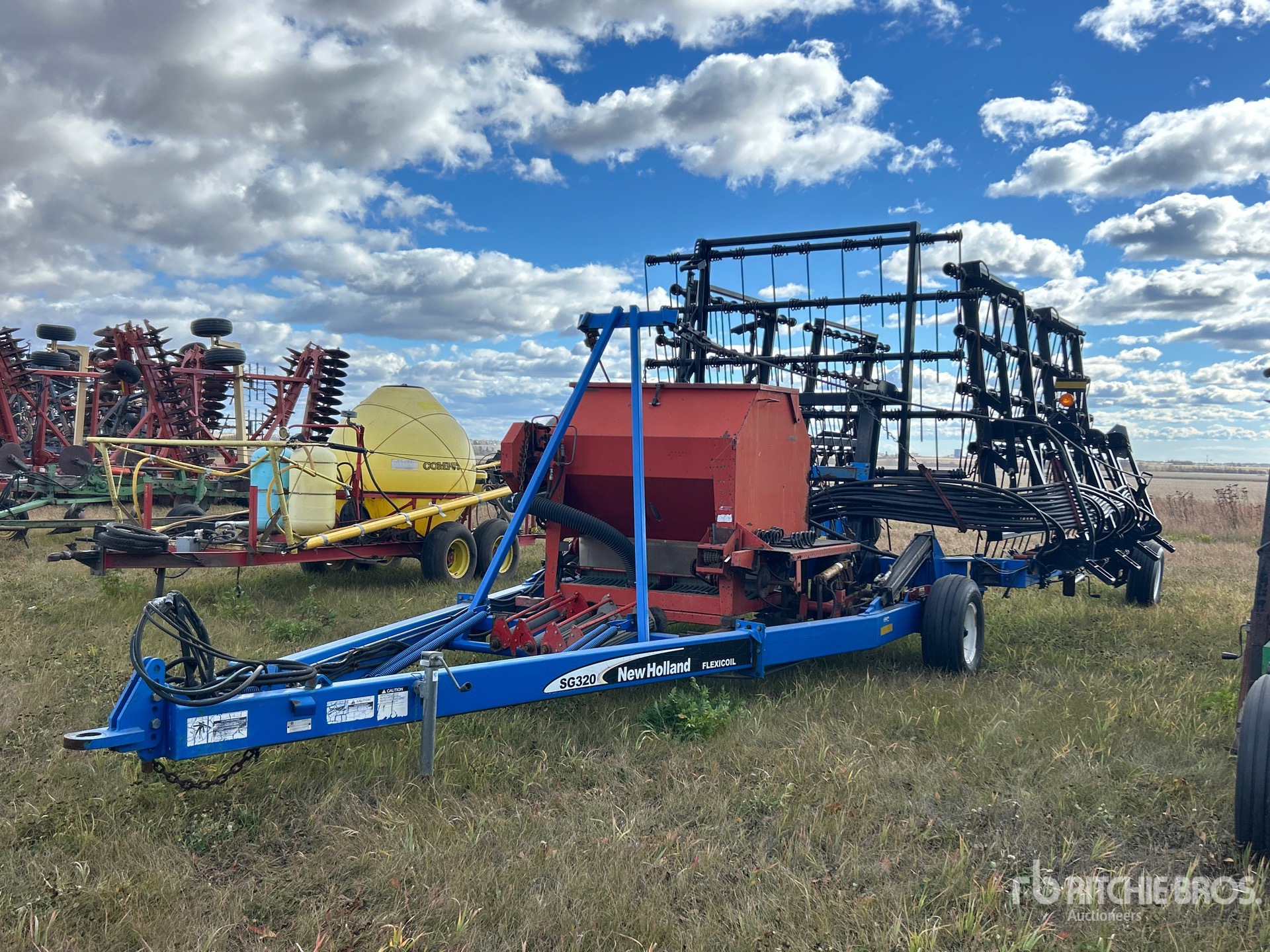 Photo of New Holland SG320