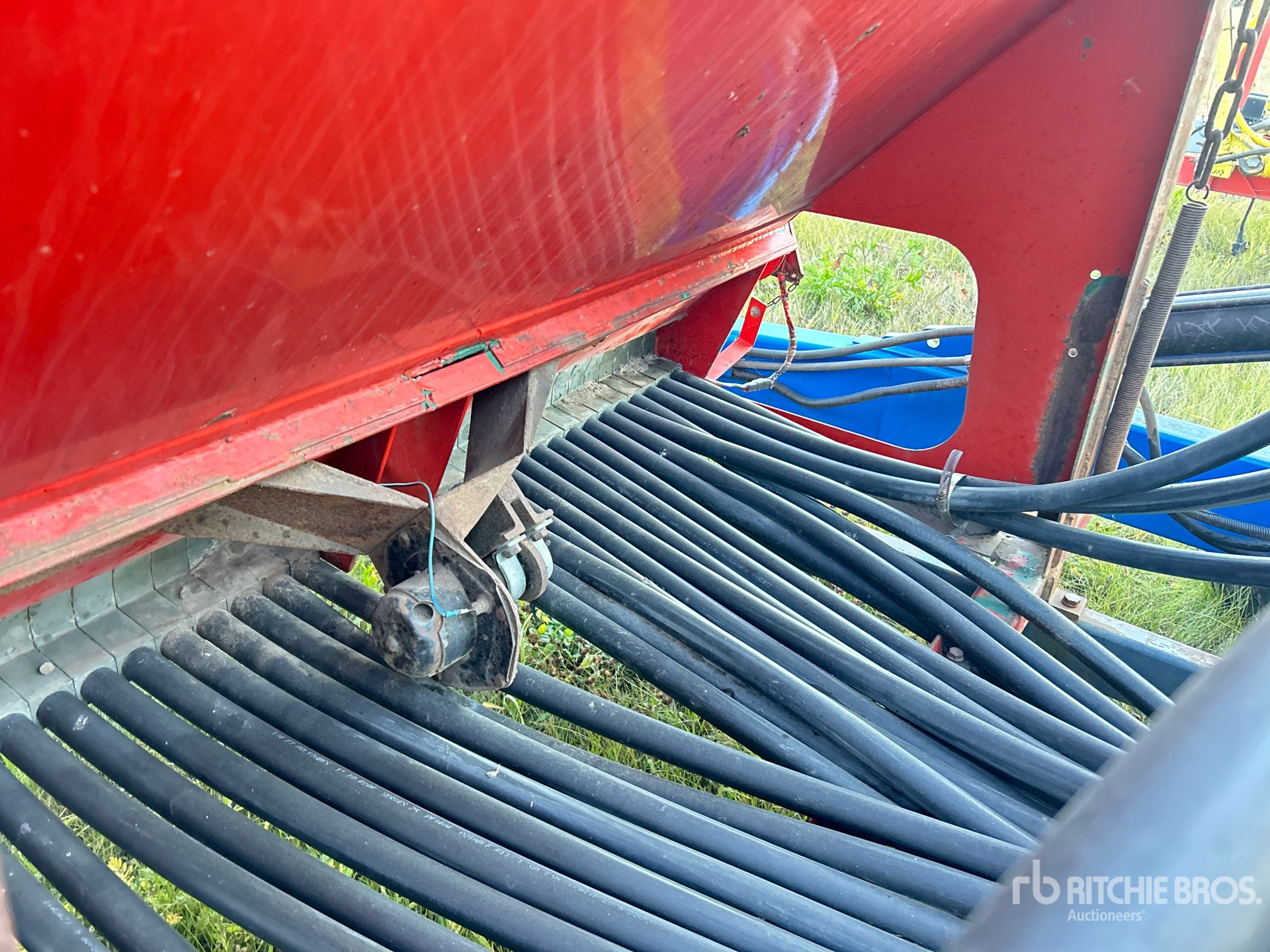 New Holland SG320