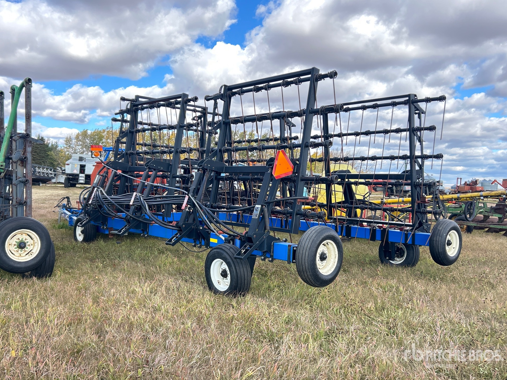 New Holland SG320