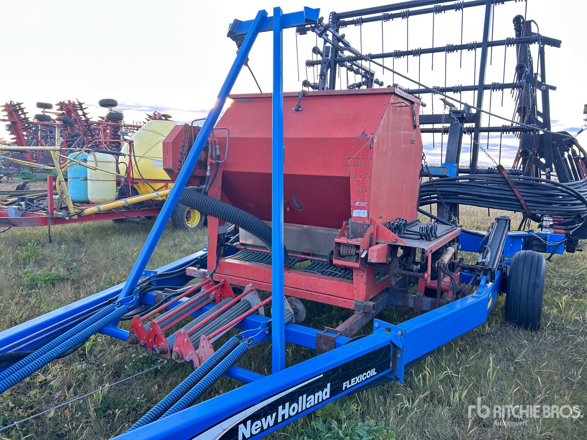 New Holland SG320