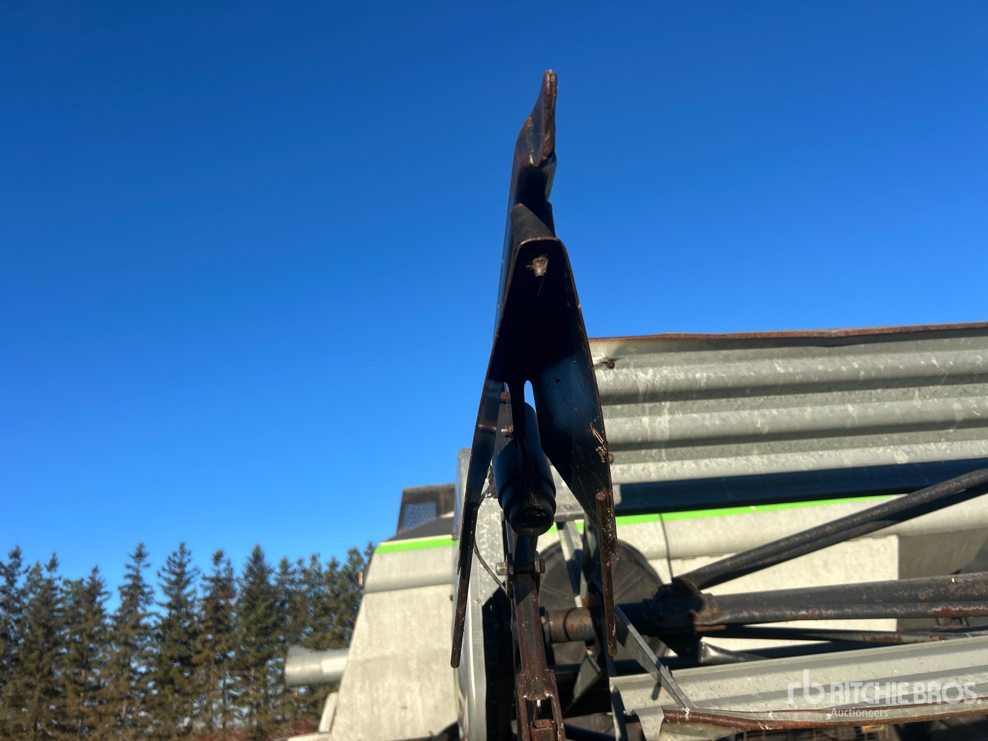 1998 Gleaner 700