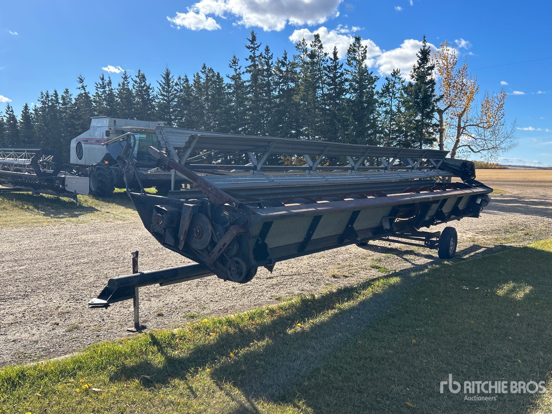 1998 Gleaner 700