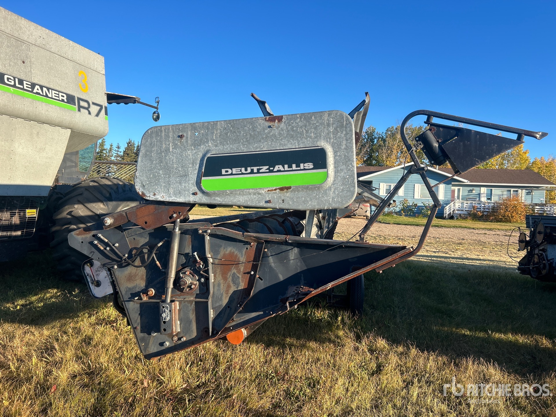 1998 Gleaner 700