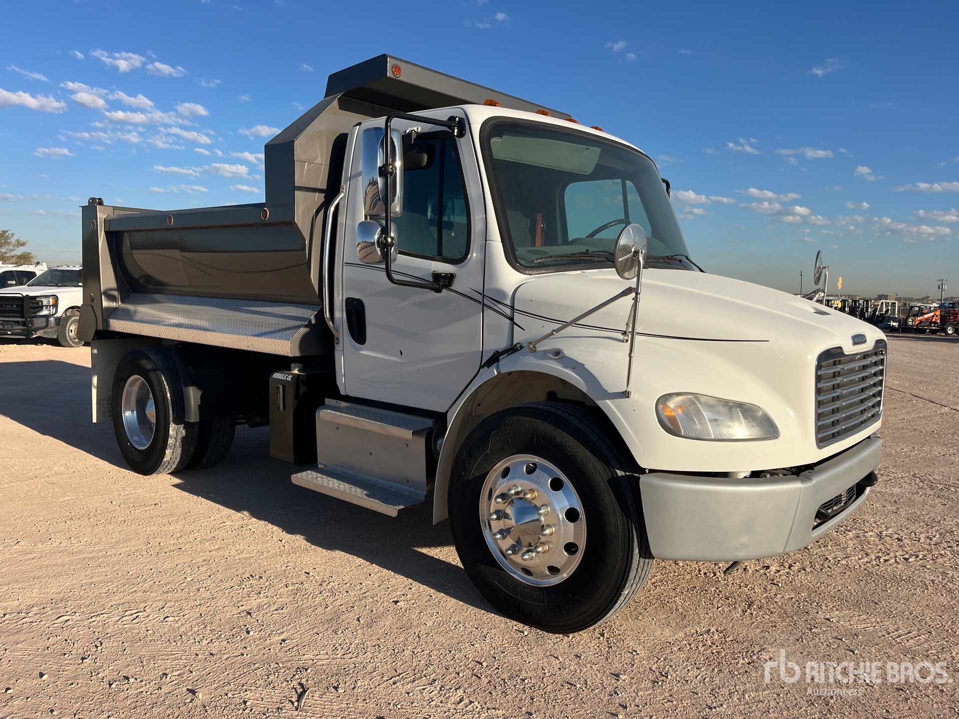 2014 Freightliner M2 106