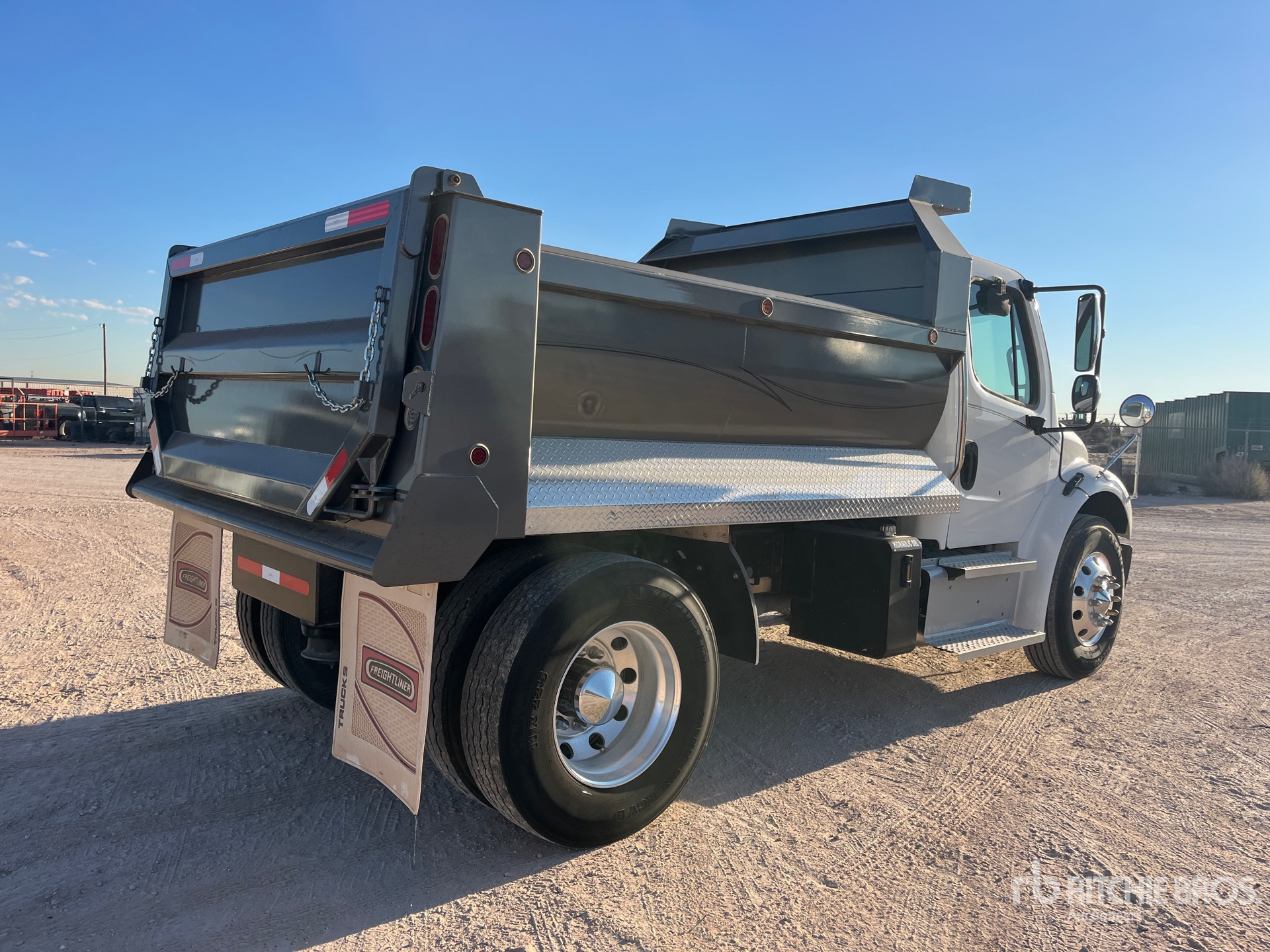 2014 Freightliner M2 106